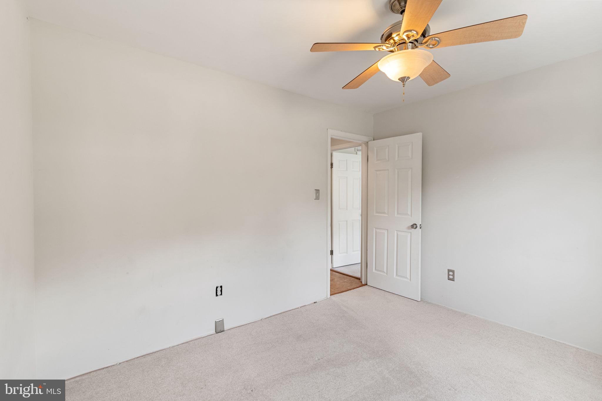 FOX MILL ESTATES - Residential Lease