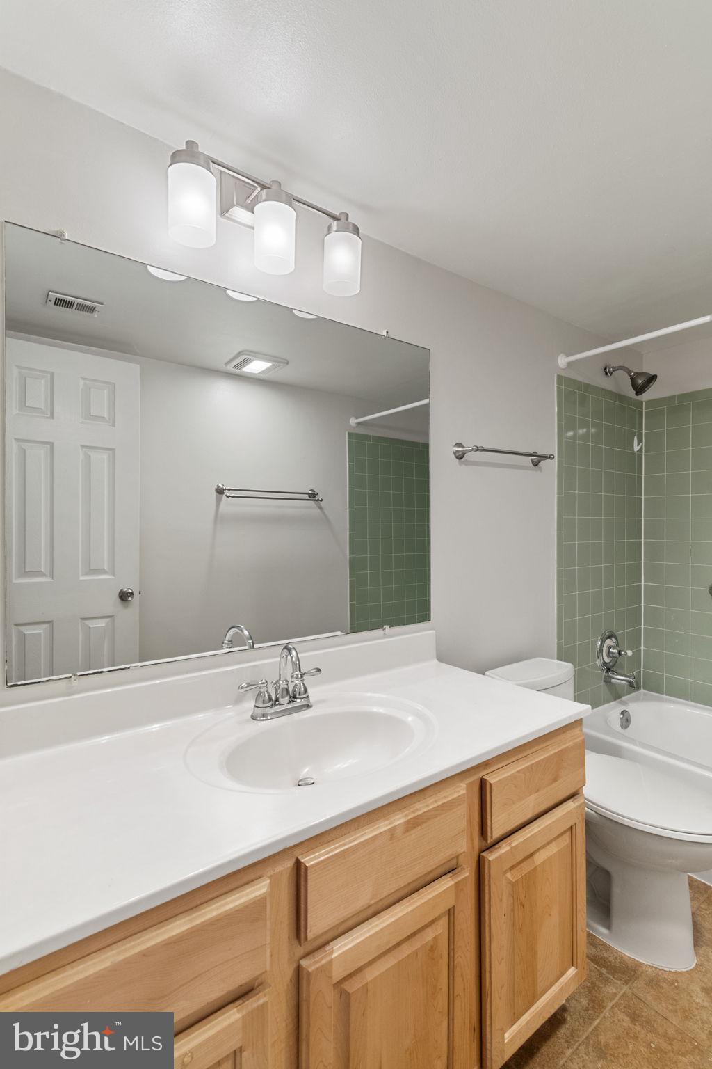 FOX MILL ESTATES - Residential Lease