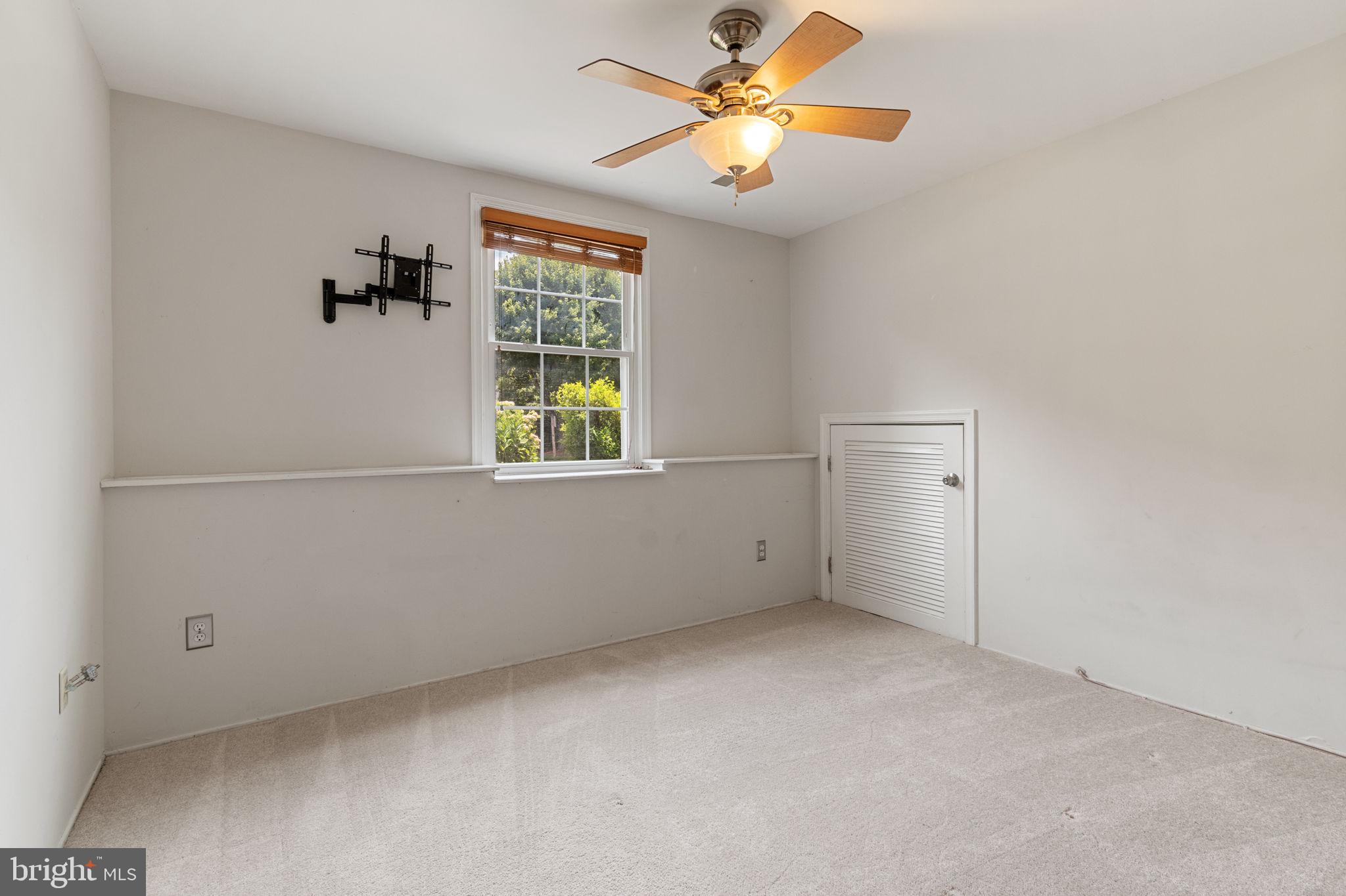 FOX MILL ESTATES - Residential Lease