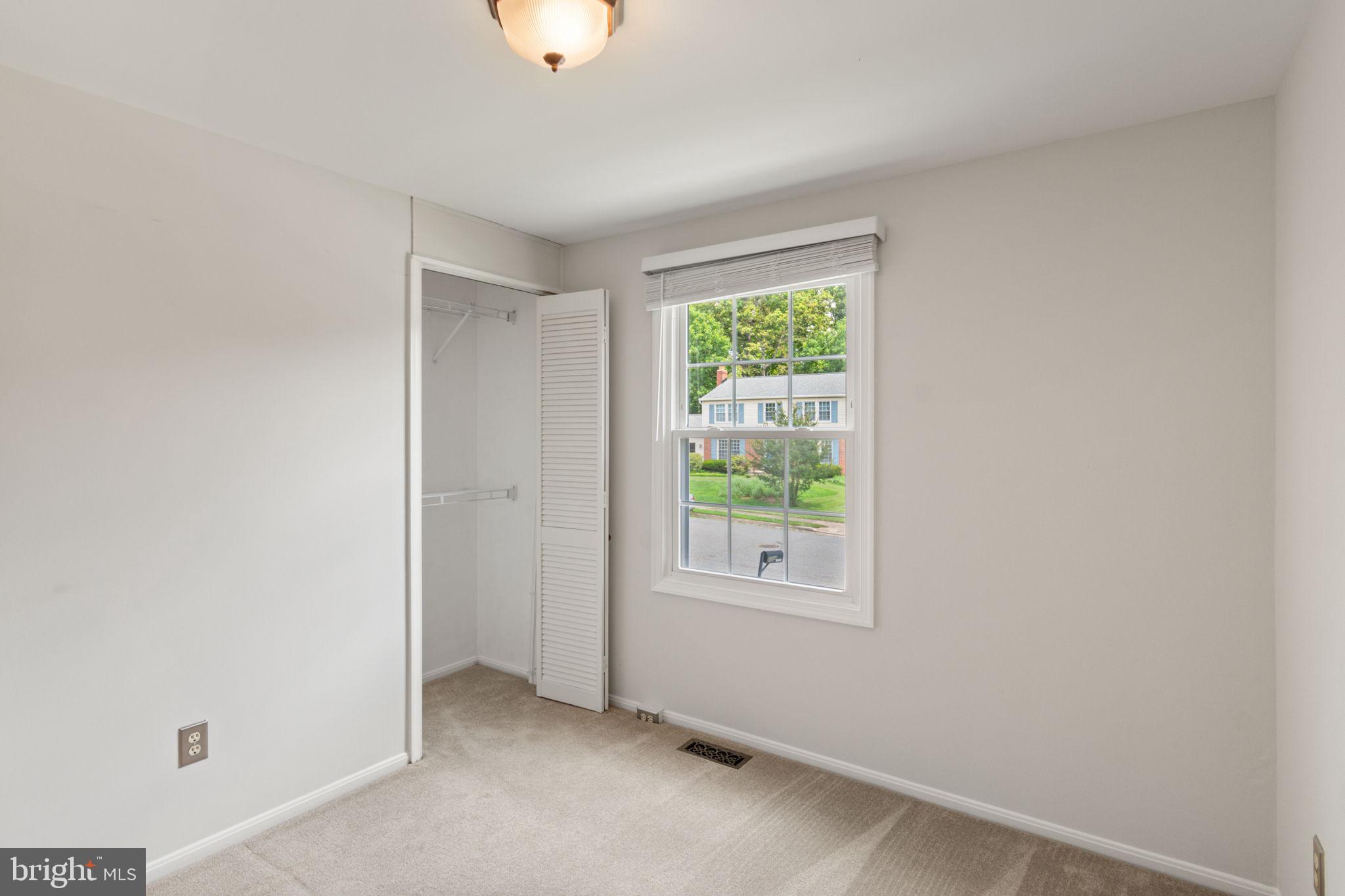 FOX MILL ESTATES - Residential Lease