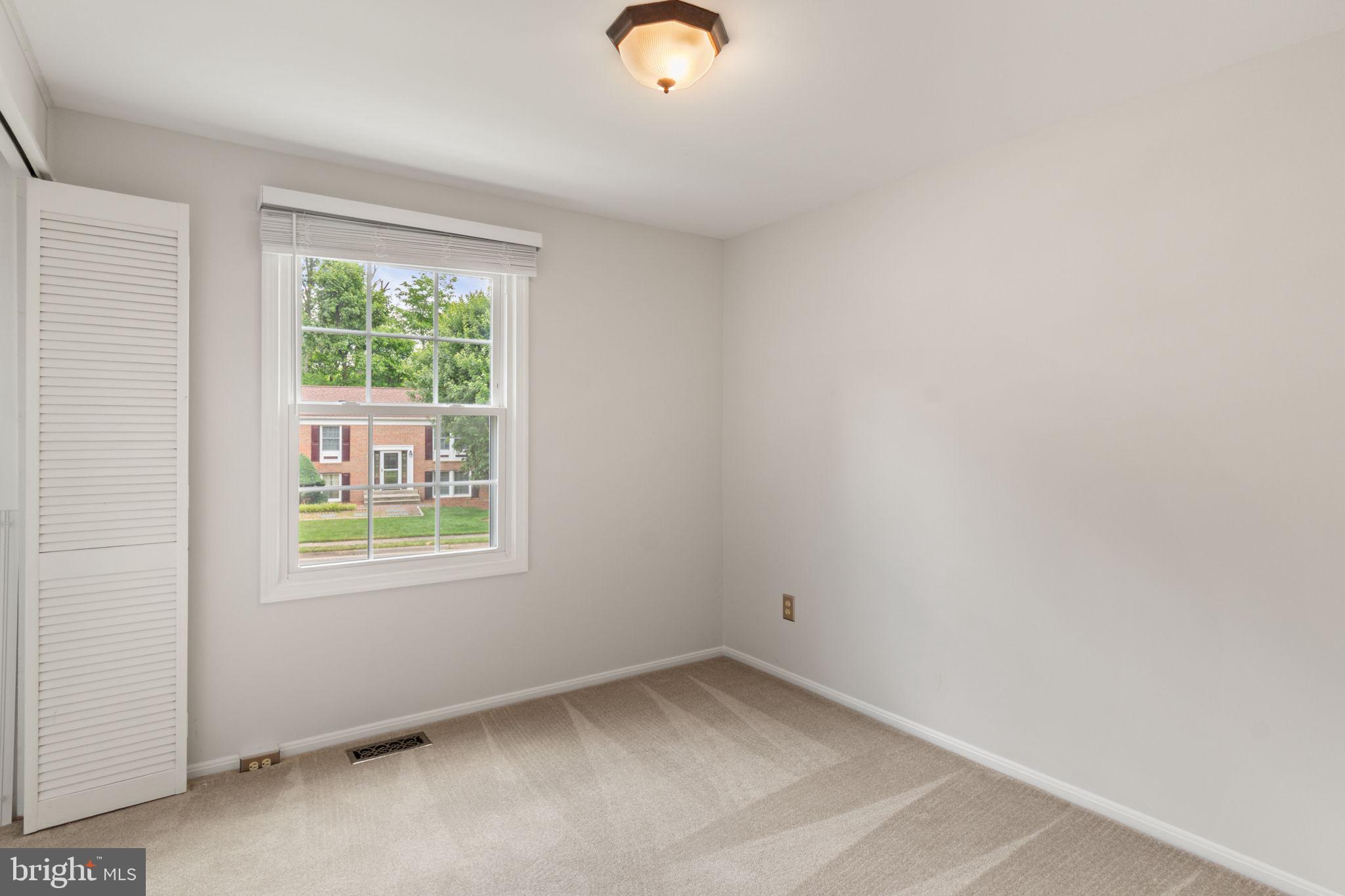 FOX MILL ESTATES - Residential Lease