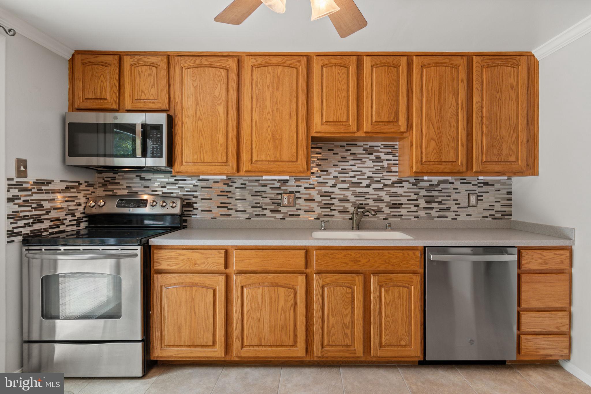 FOX MILL ESTATES - Residential Lease