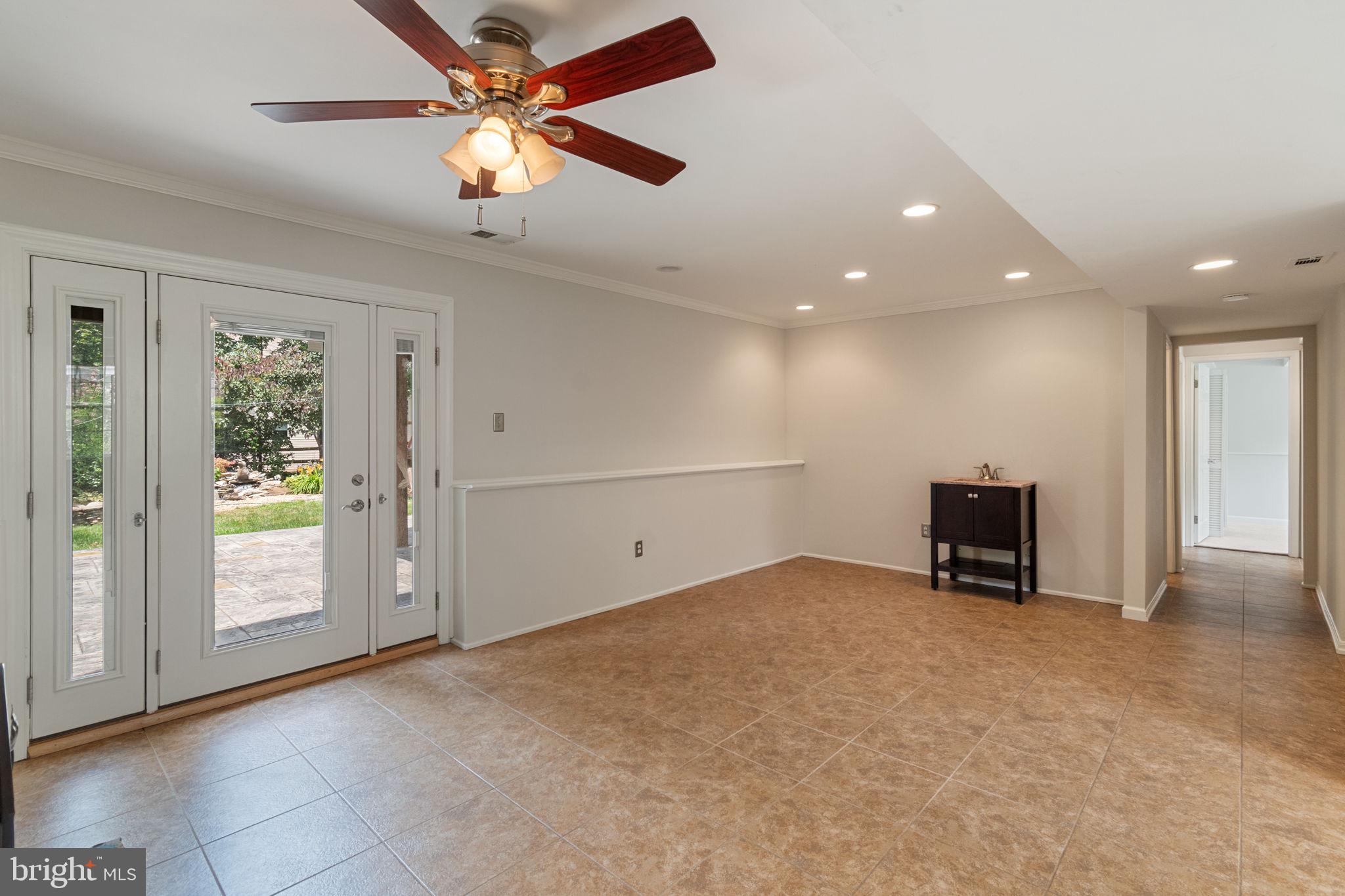 FOX MILL ESTATES - Residential Lease