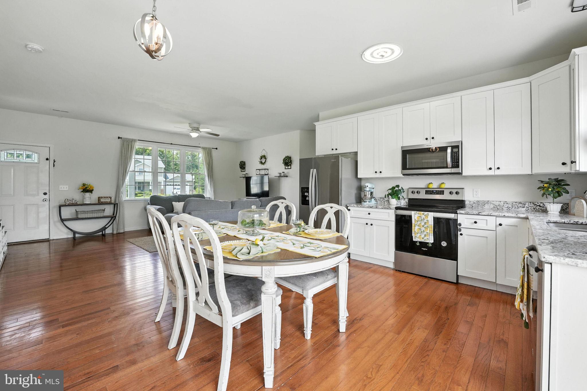 BELLA WOODS - Residential