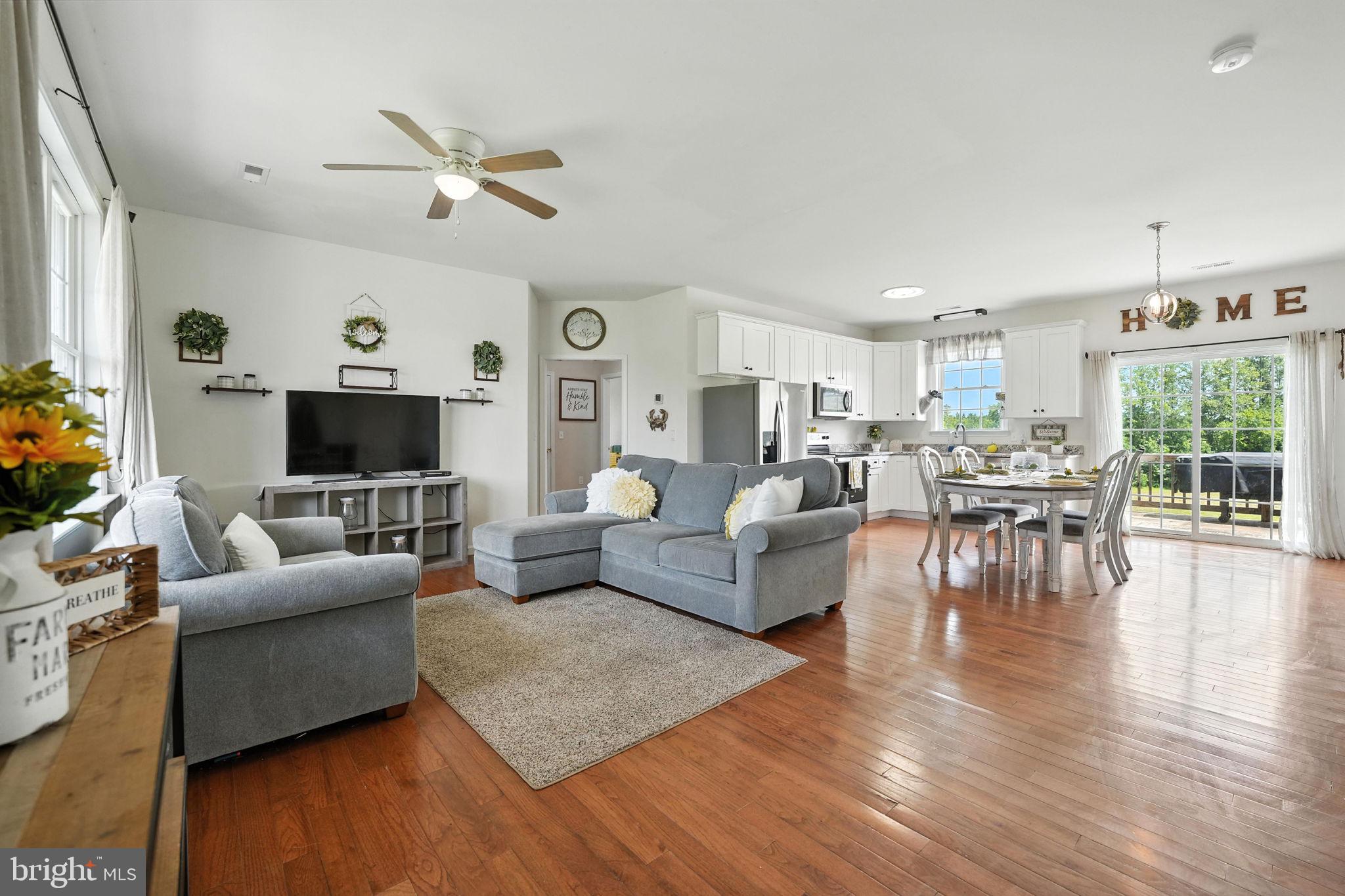 BELLA WOODS - Residential