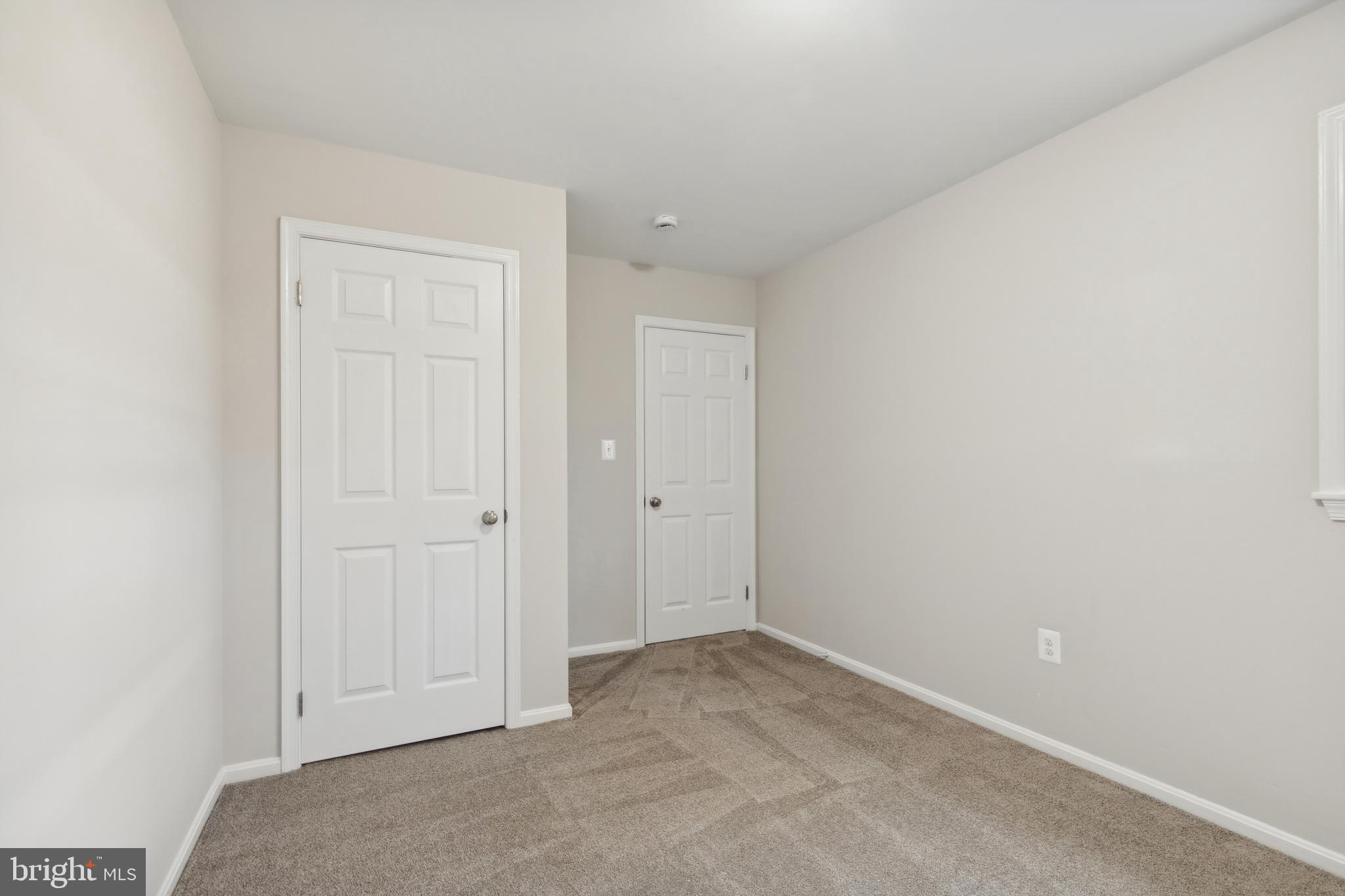 WOODLAND BEACH - Residential