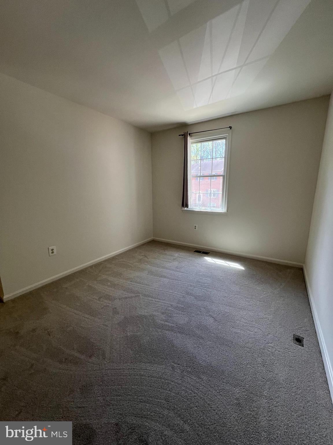 KINGS PARK WEST - Residential Lease