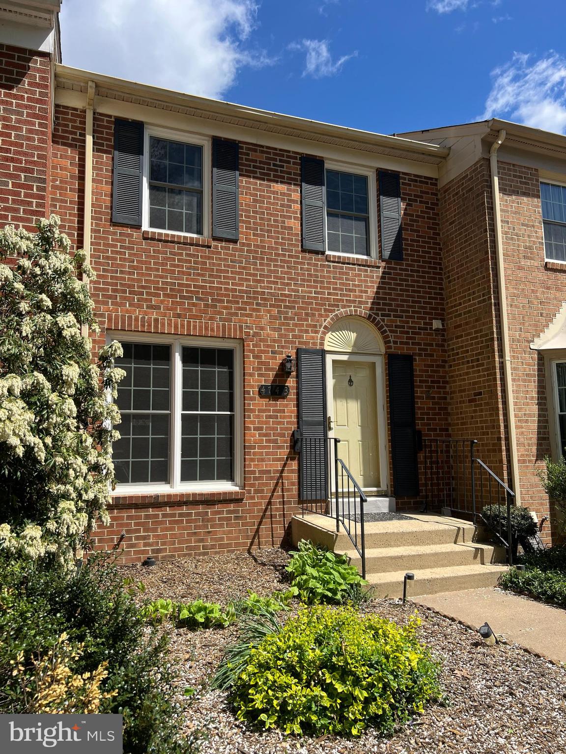 KINGS PARK WEST - Residential Lease