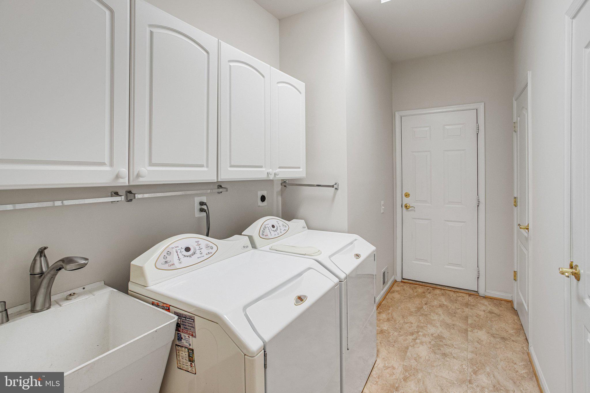 RIVER RIDGE - Residential