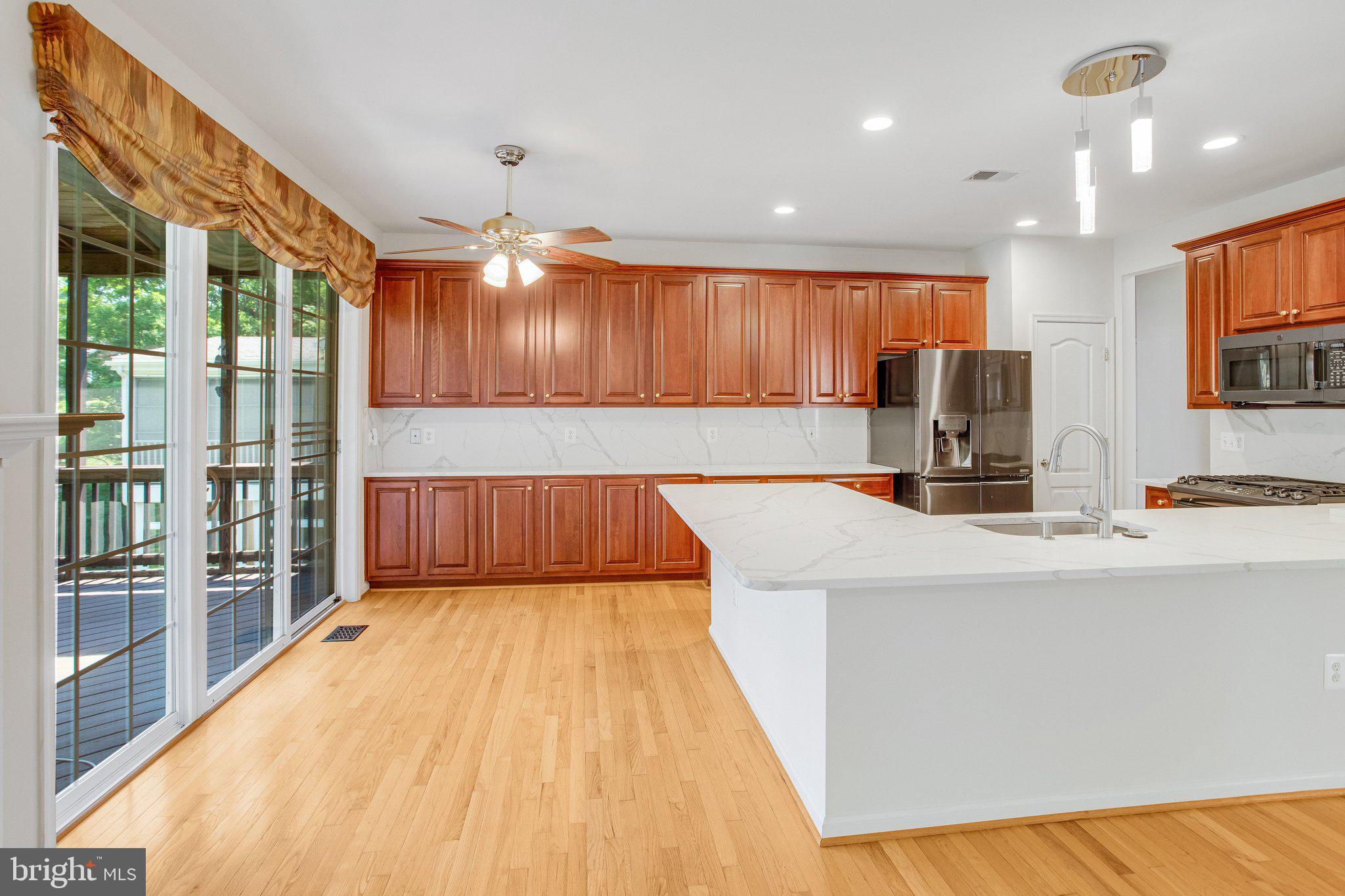 RIVER RIDGE - Residential