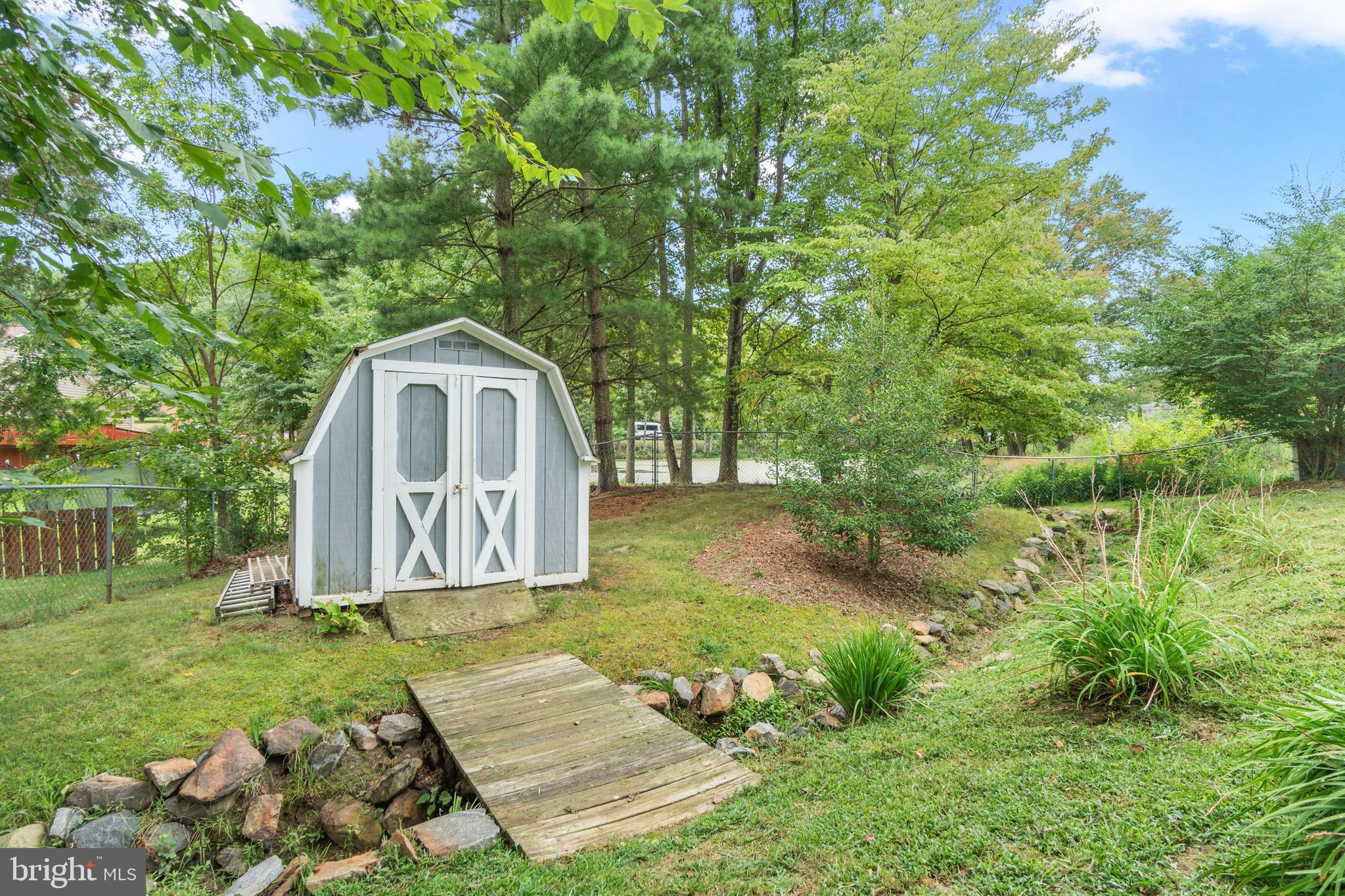 GRANTWOOD ACRES - Residential