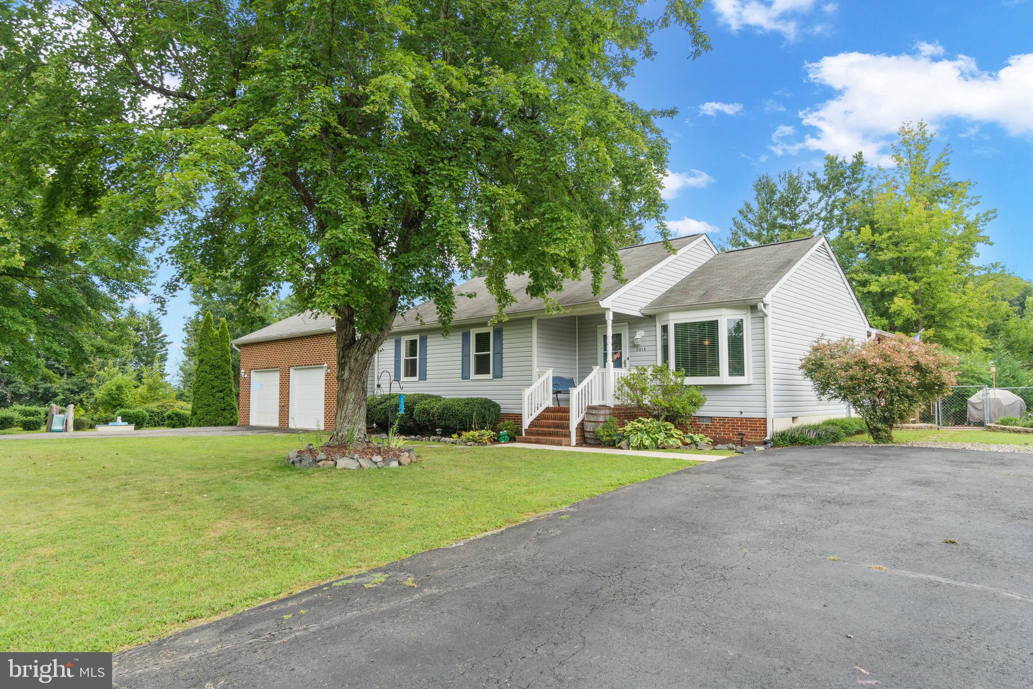 GRANTWOOD ACRES - Residential