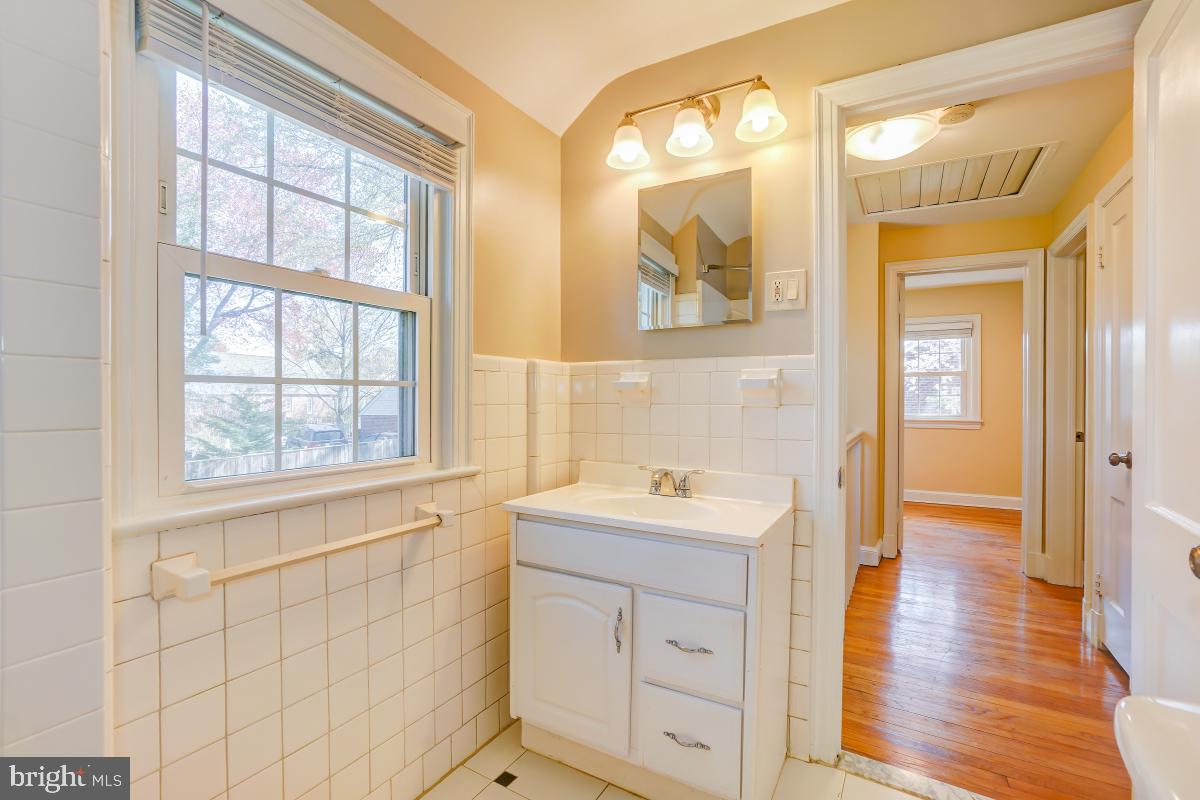 INDIAN SPRING HILLS - Residential Lease