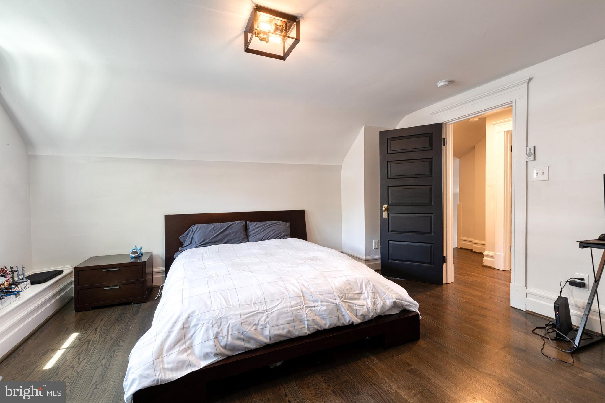 ROLAND PARK - Residential