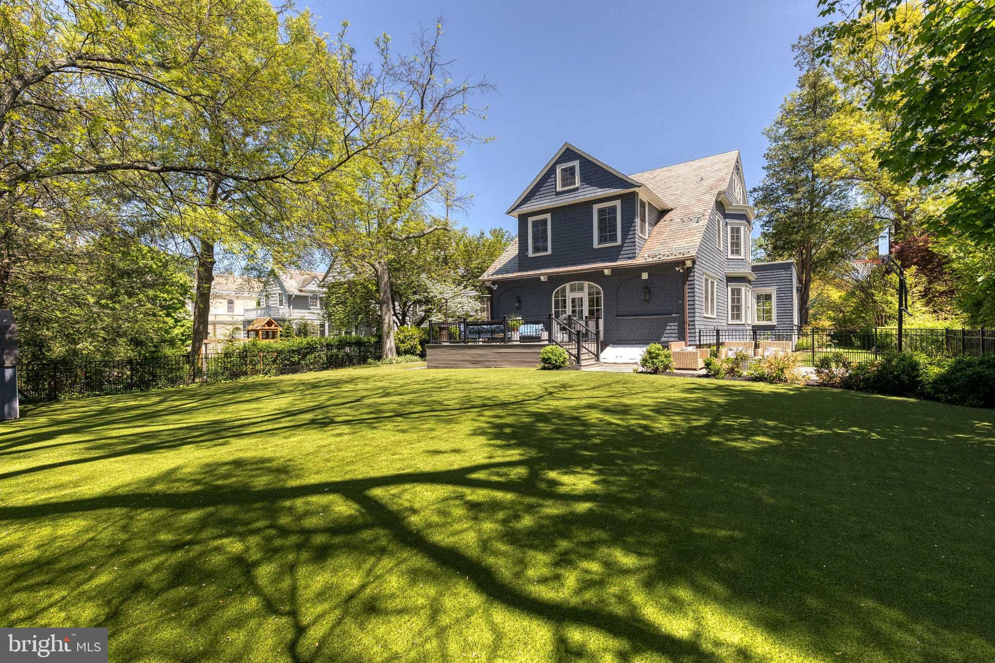 ROLAND PARK - Residential