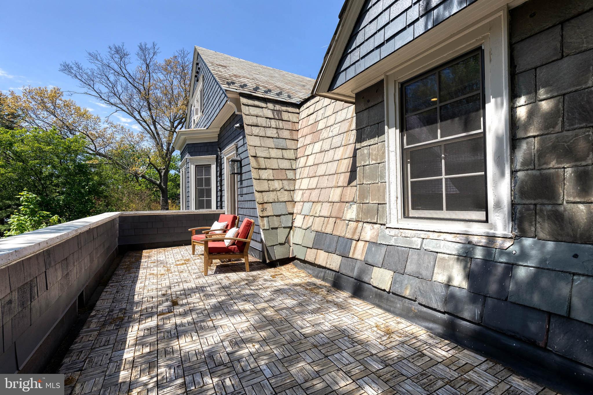 ROLAND PARK - Residential