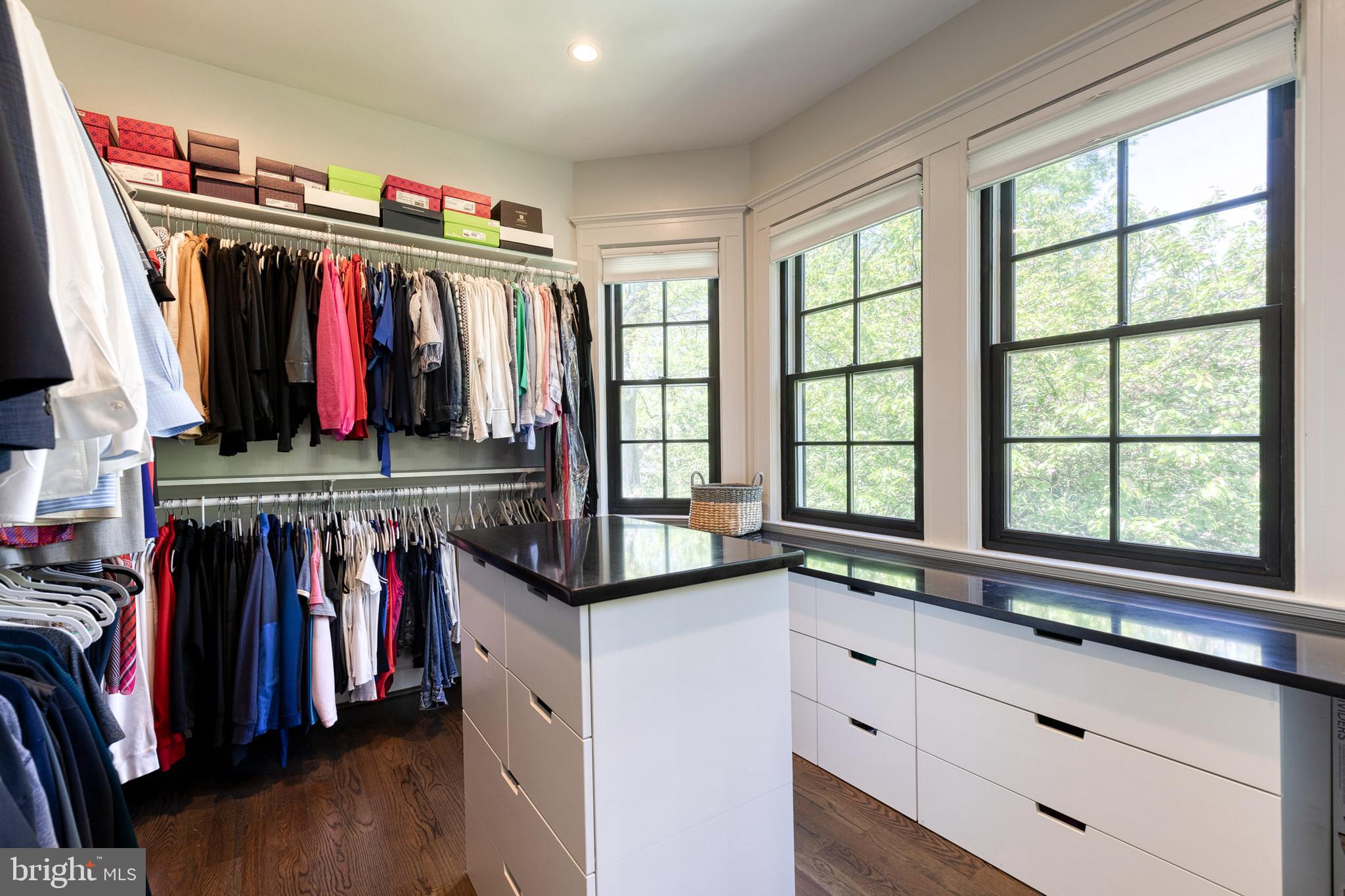 ROLAND PARK - Residential