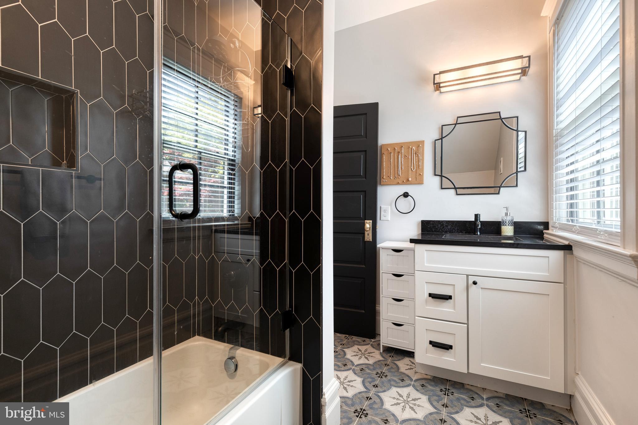 ROLAND PARK - Residential