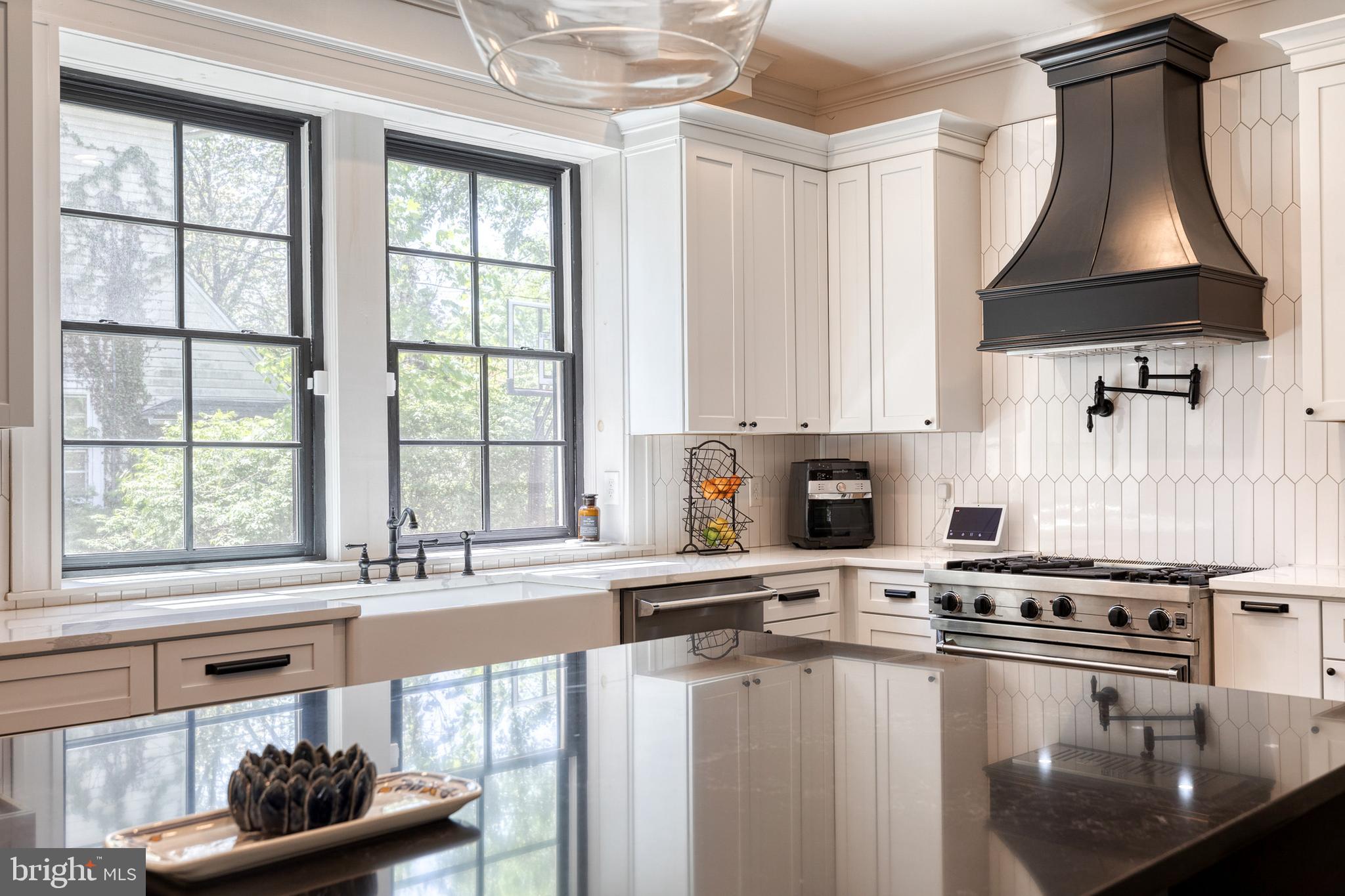 ROLAND PARK - Residential