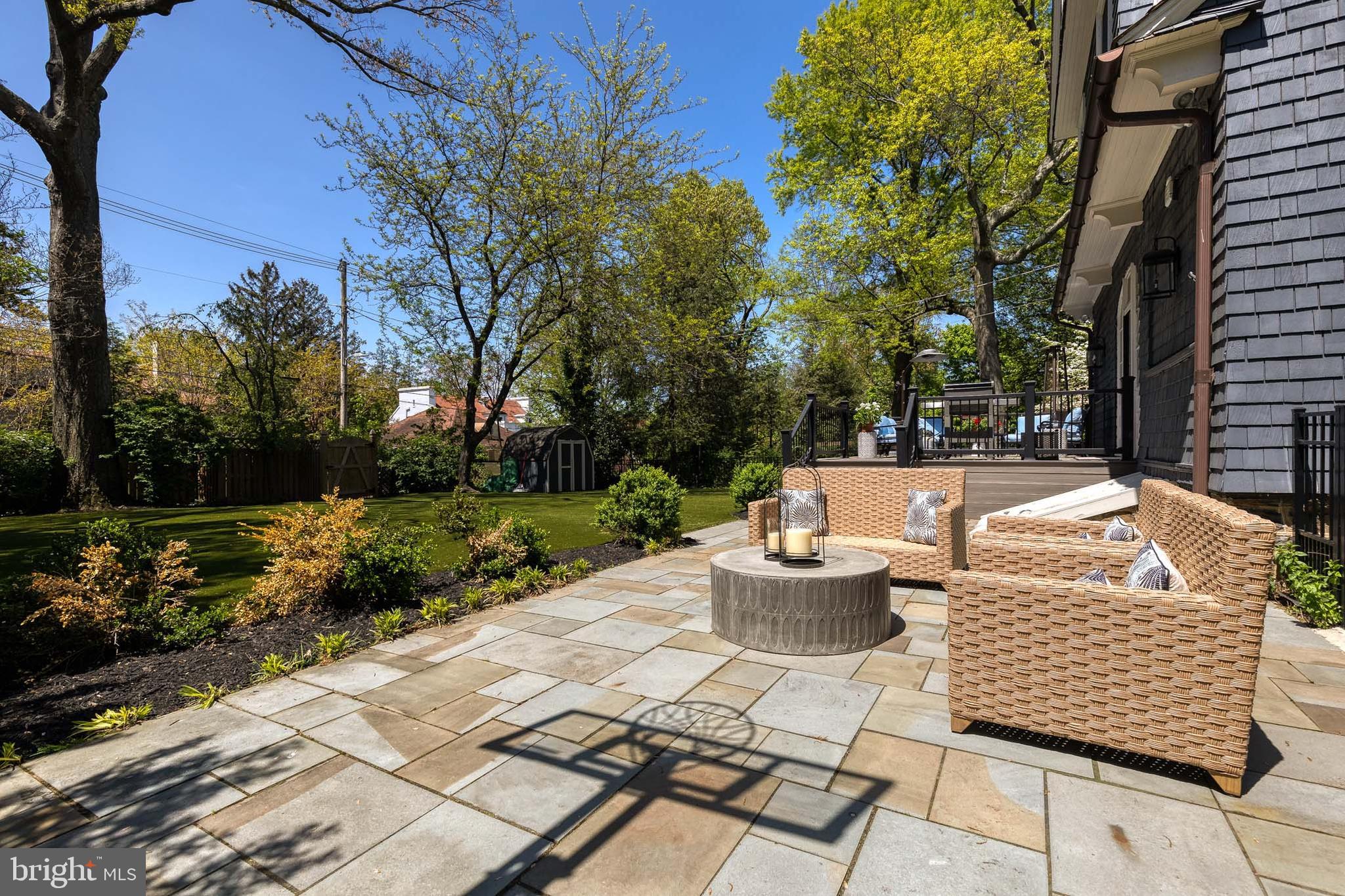 ROLAND PARK - Residential