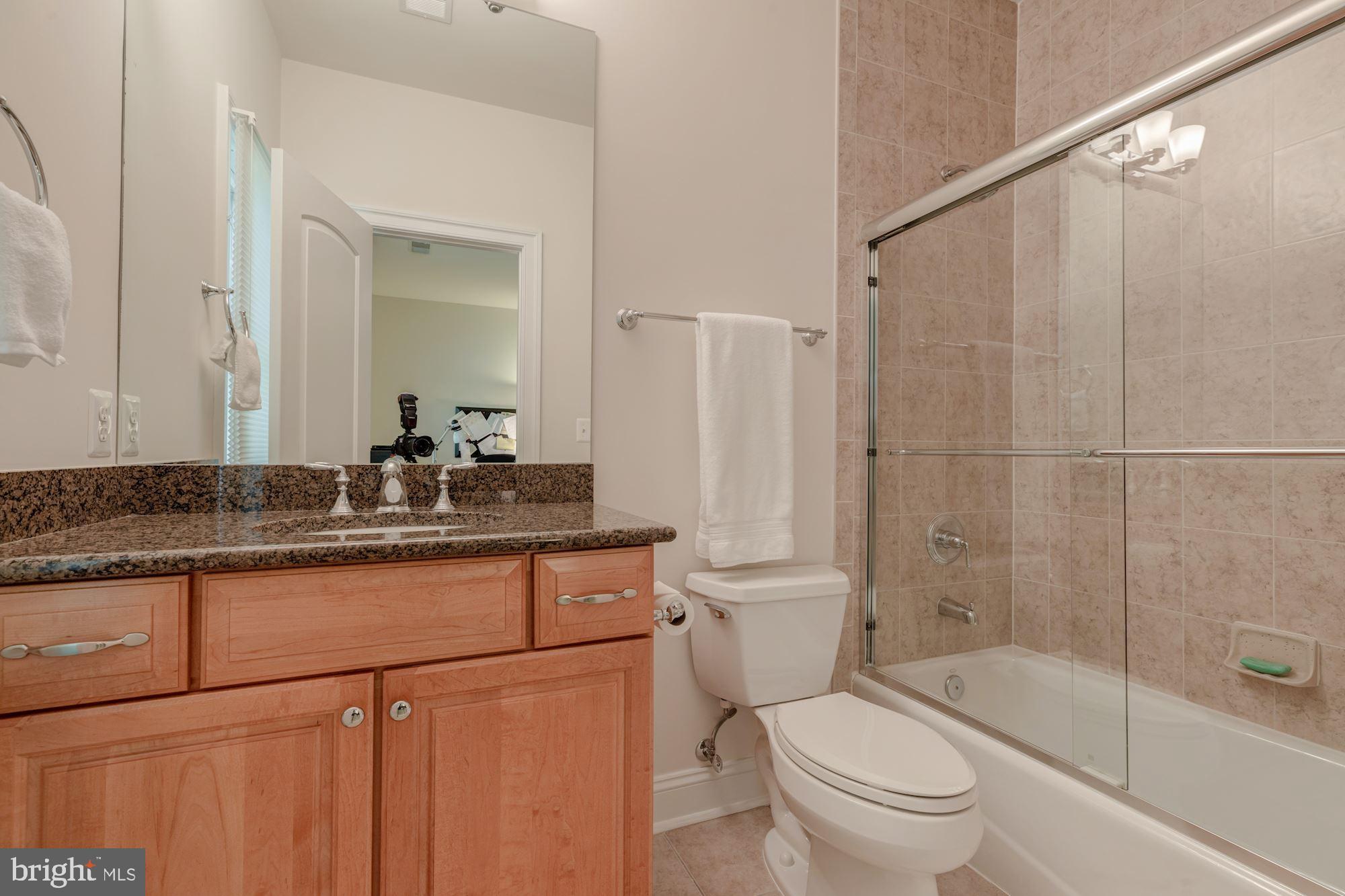 COUNTRY CLUB MANOR - Residential