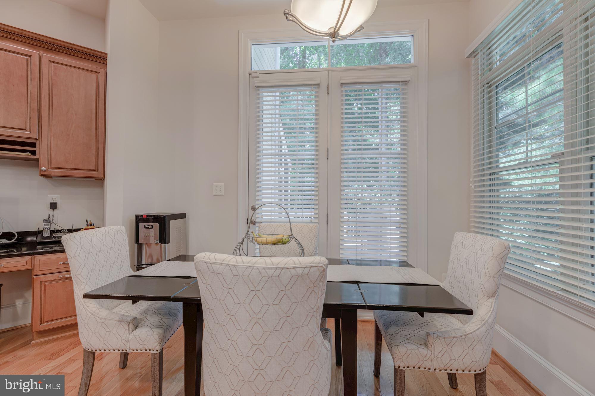 COUNTRY CLUB MANOR - Residential