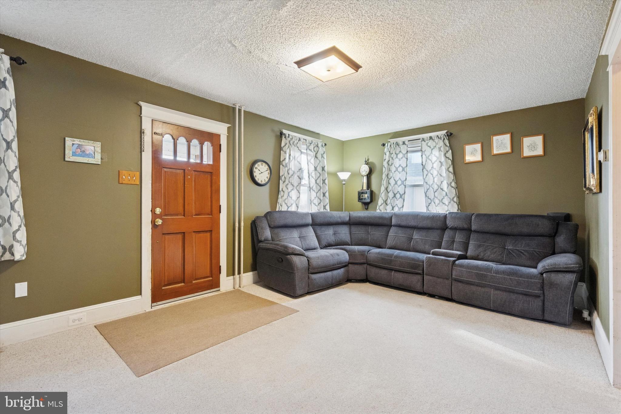 CROYDON MANOR - Residential