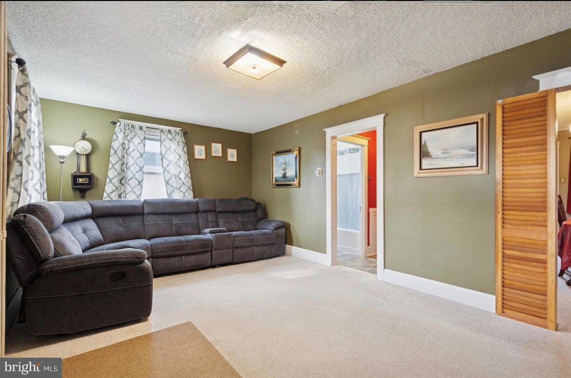 CROYDON MANOR - Residential