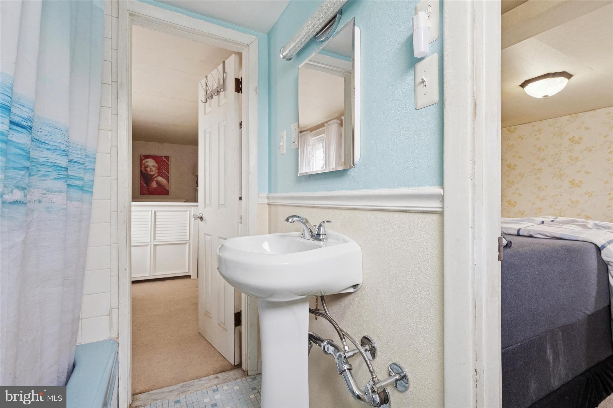 CROYDON MANOR - Residential