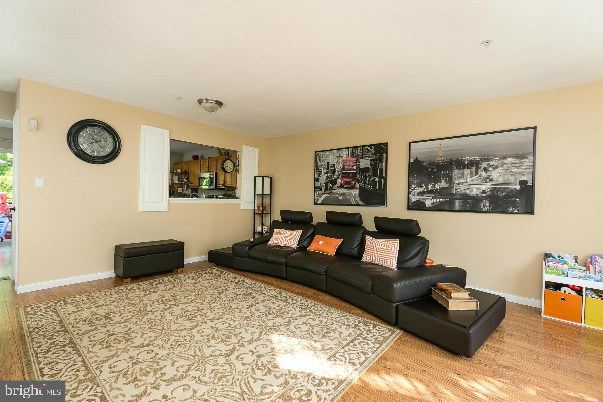 CONSTANT FRIENDSHIP - Residential Lease