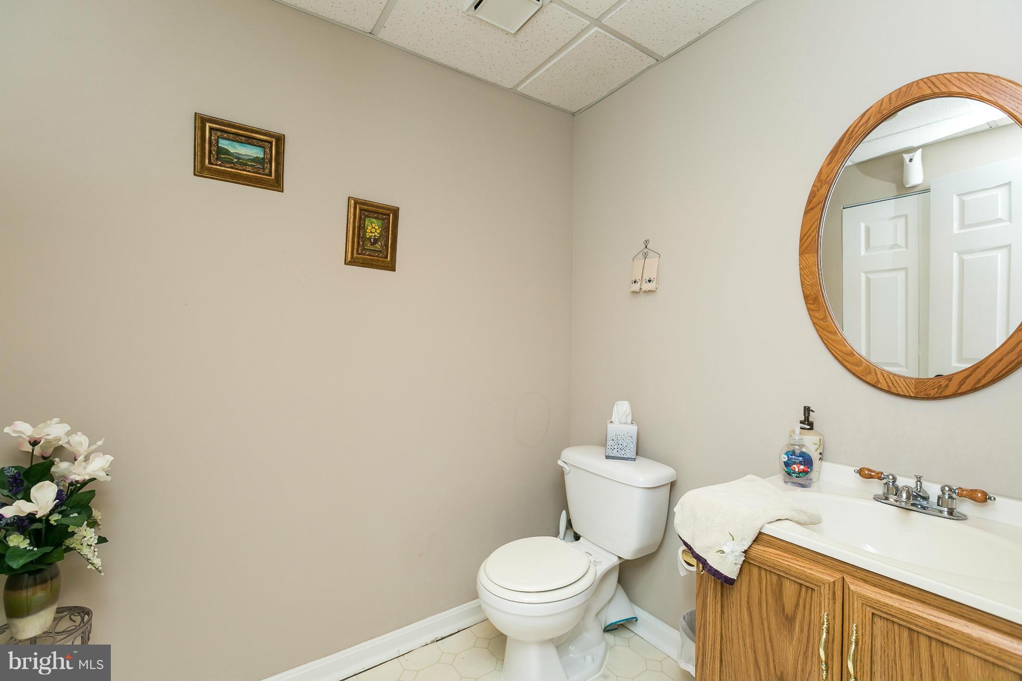 CONSTANT FRIENDSHIP - Residential Lease