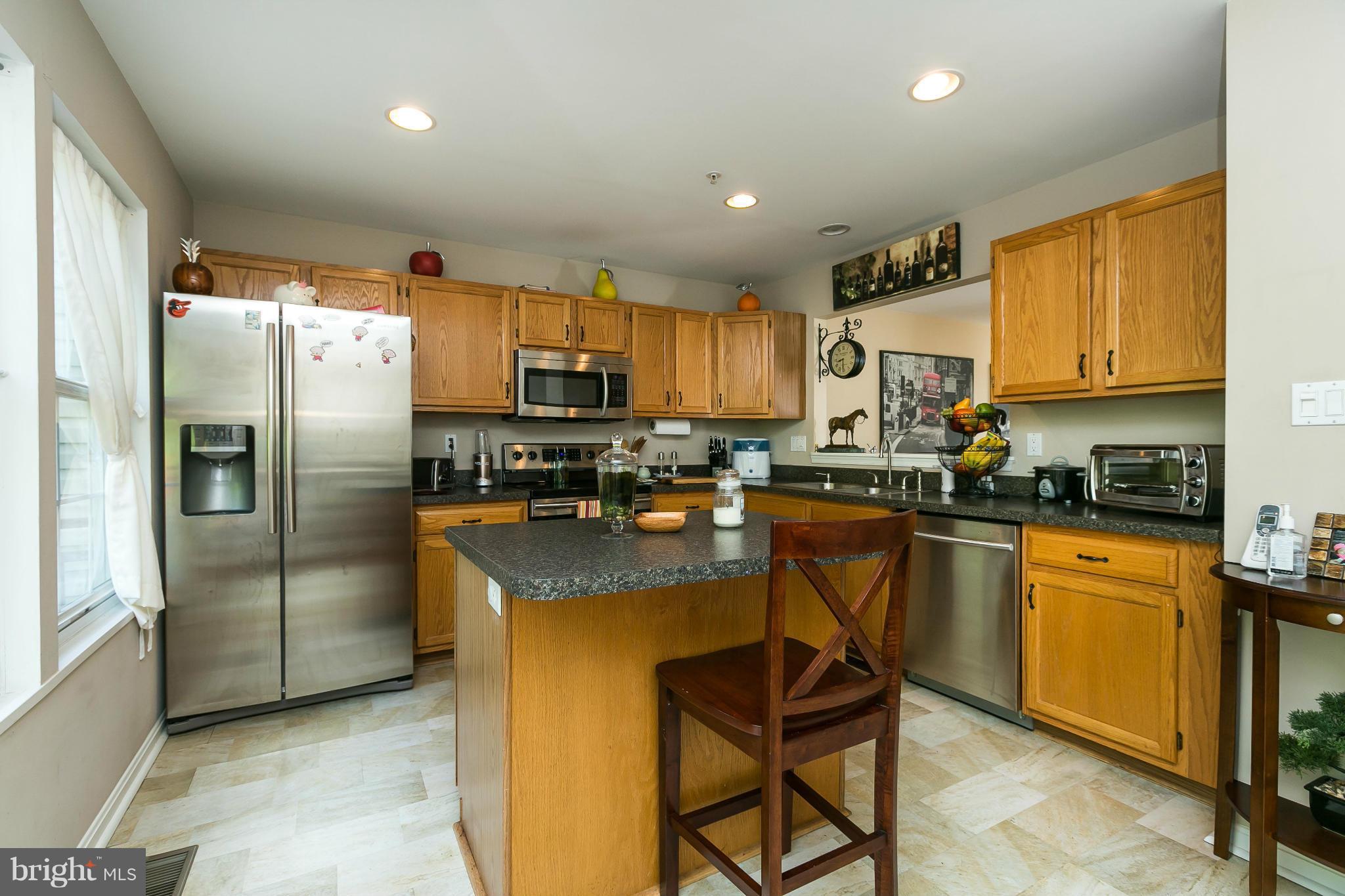 CONSTANT FRIENDSHIP - Residential Lease