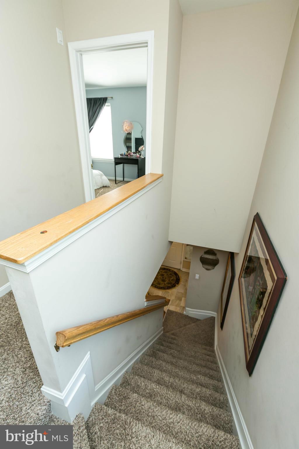 CONSTANT FRIENDSHIP - Residential Lease