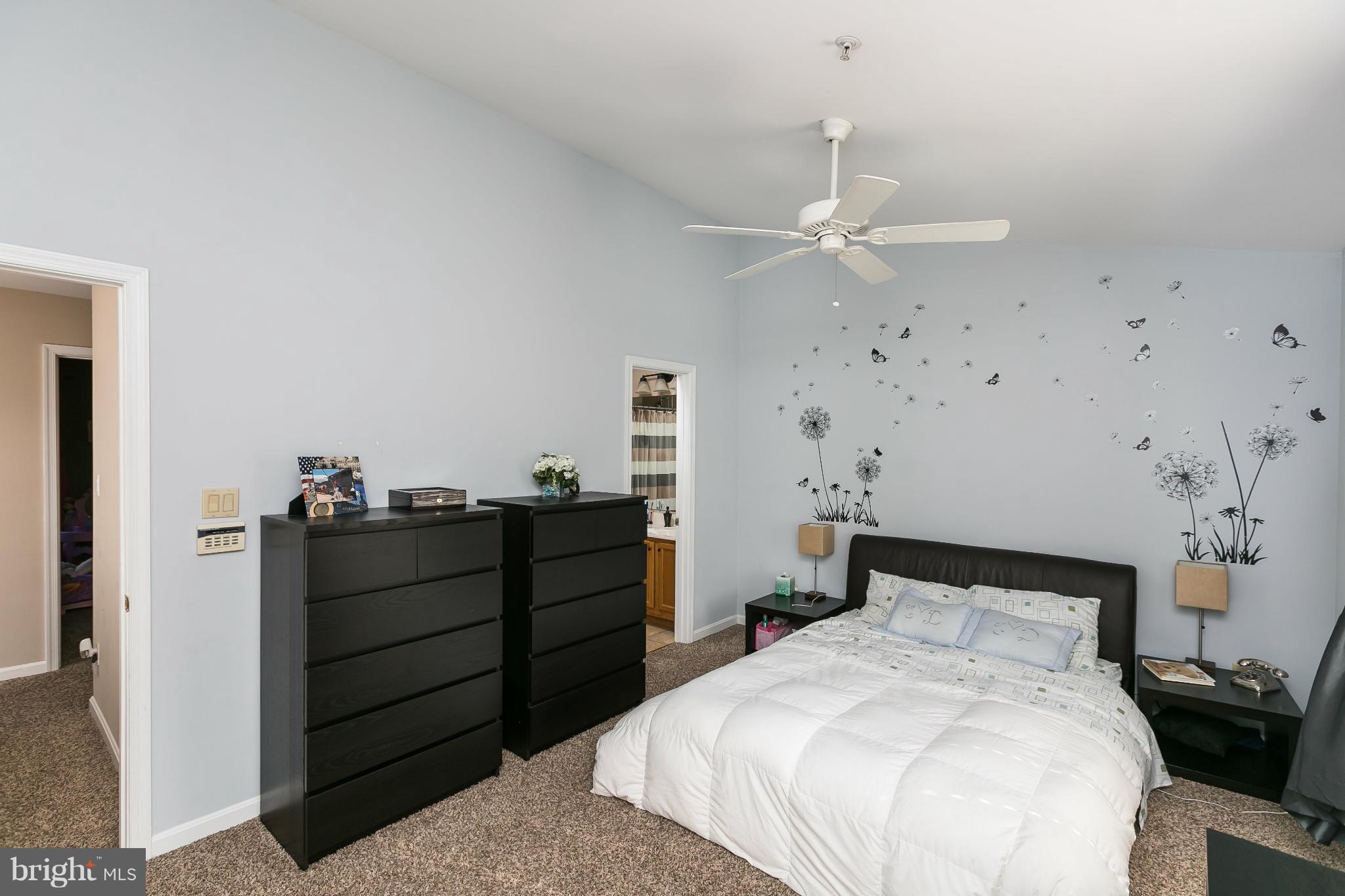 CONSTANT FRIENDSHIP - Residential Lease