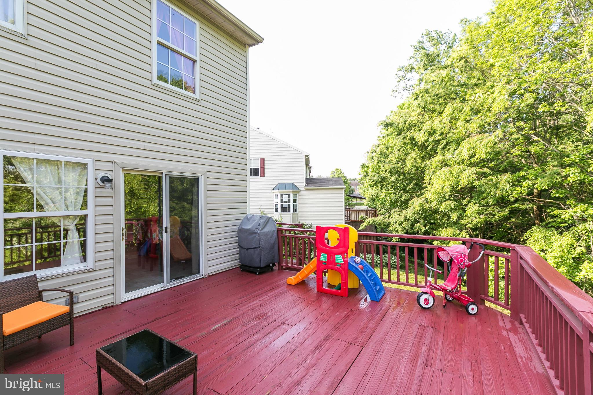 CONSTANT FRIENDSHIP - Residential Lease