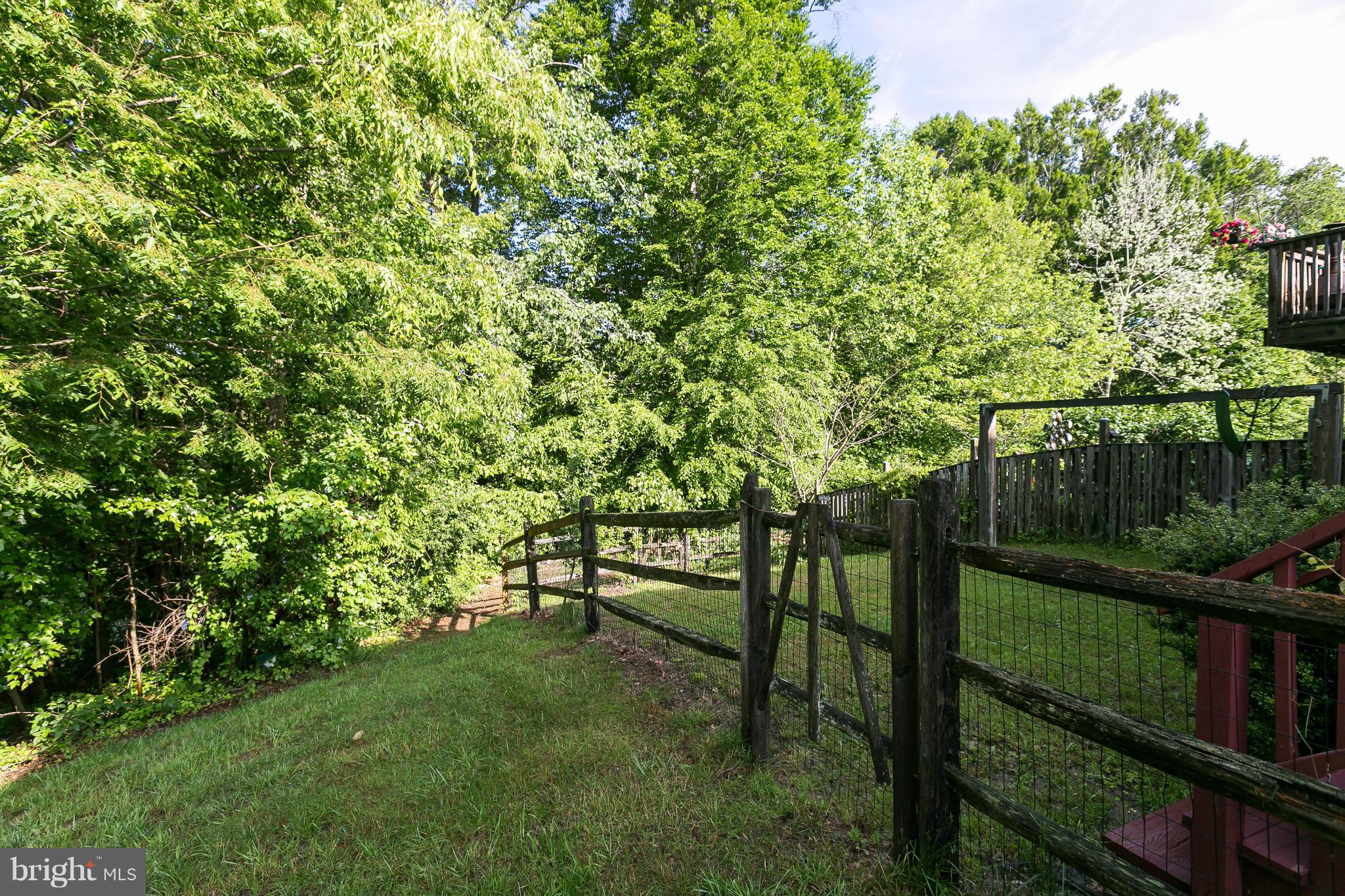 CONSTANT FRIENDSHIP - Residential Lease