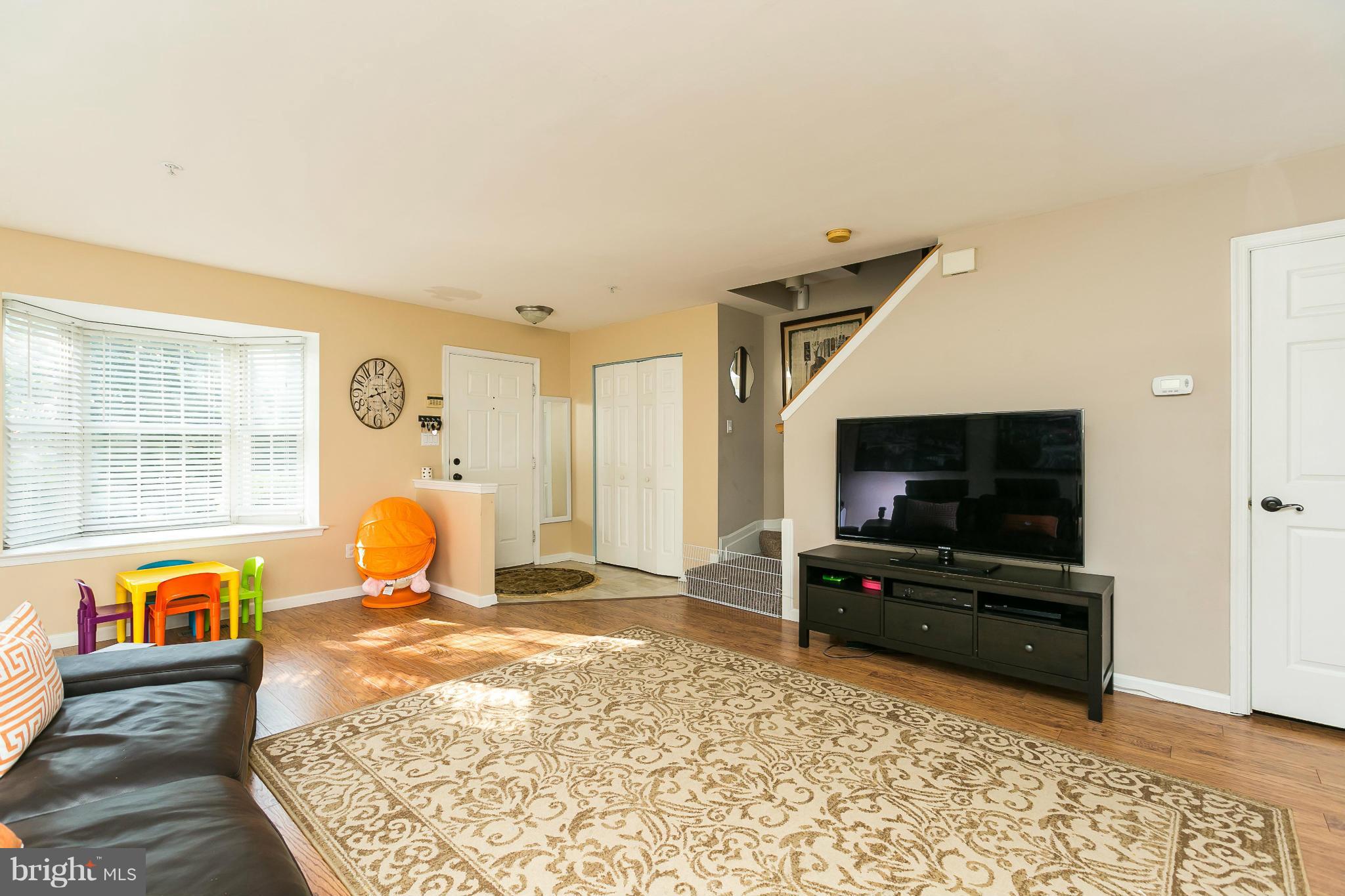 CONSTANT FRIENDSHIP - Residential Lease