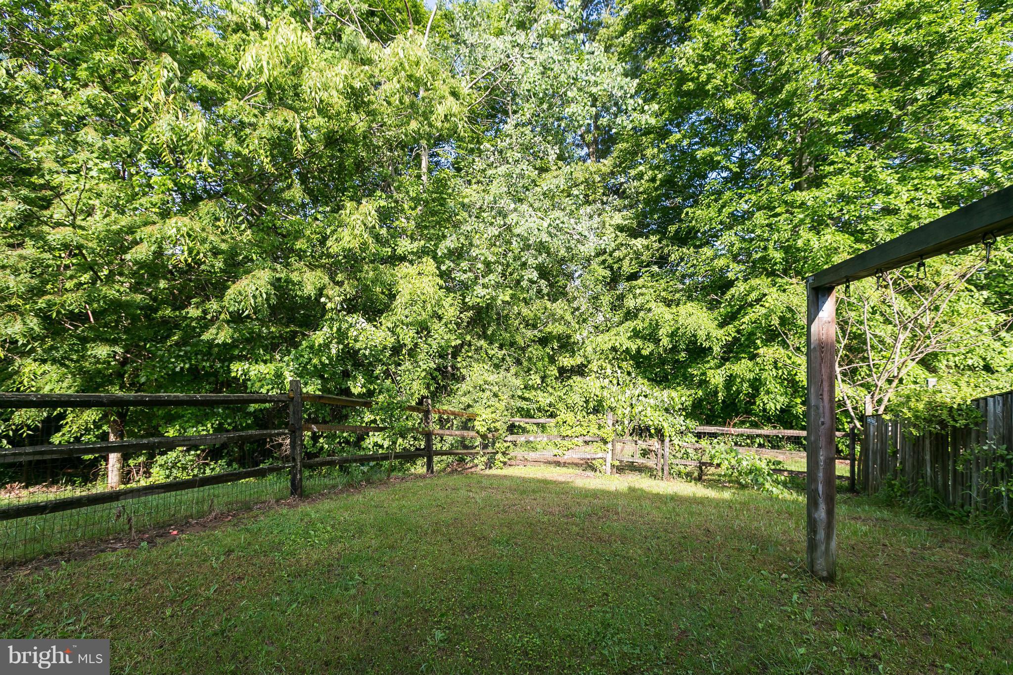 CONSTANT FRIENDSHIP - Residential Lease