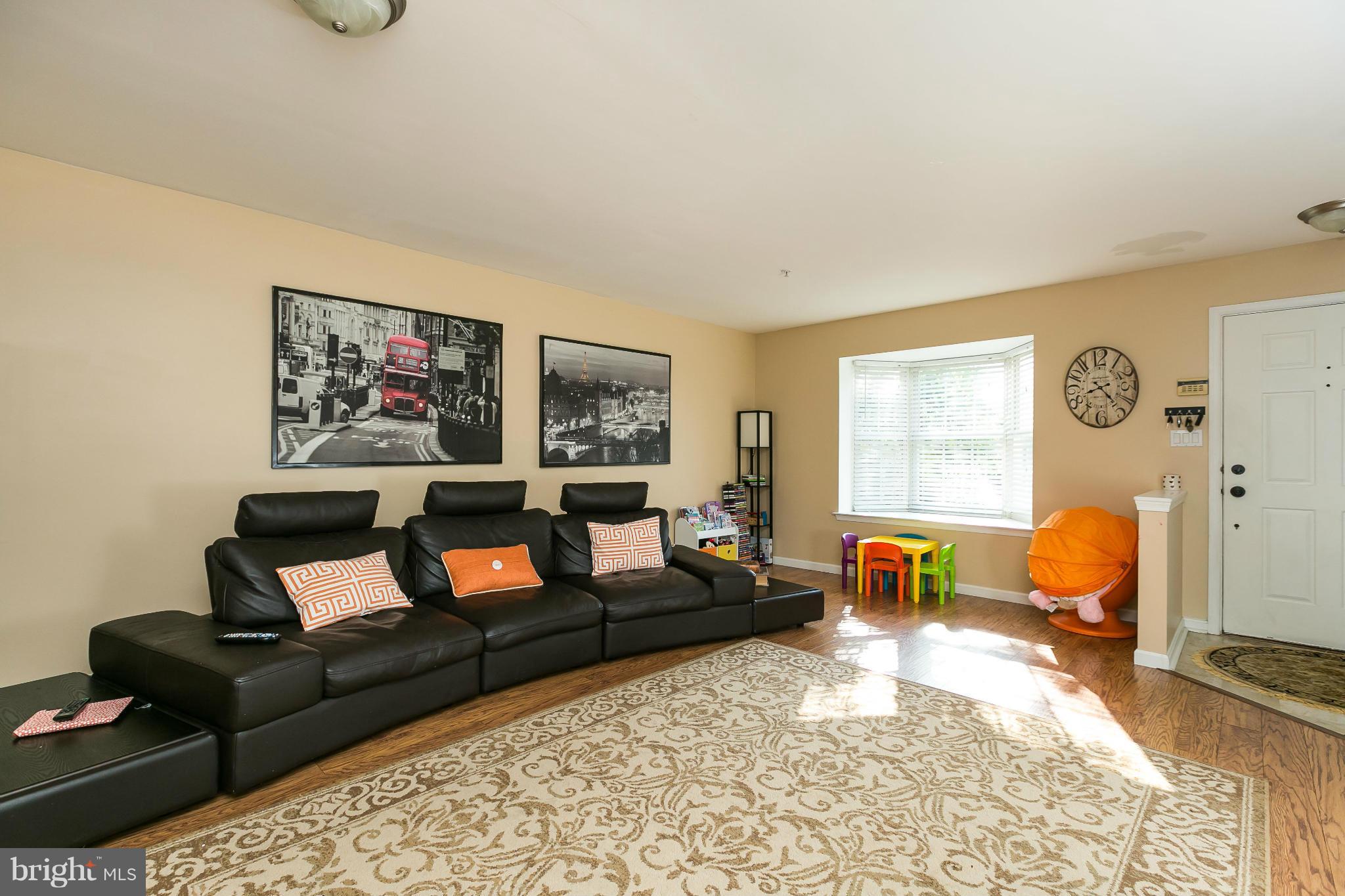 CONSTANT FRIENDSHIP - Residential Lease