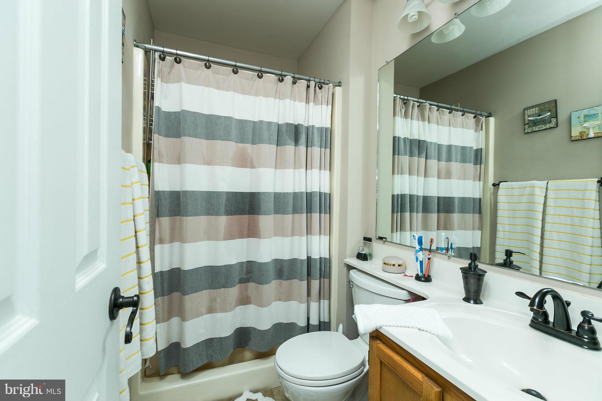 CONSTANT FRIENDSHIP - Residential Lease