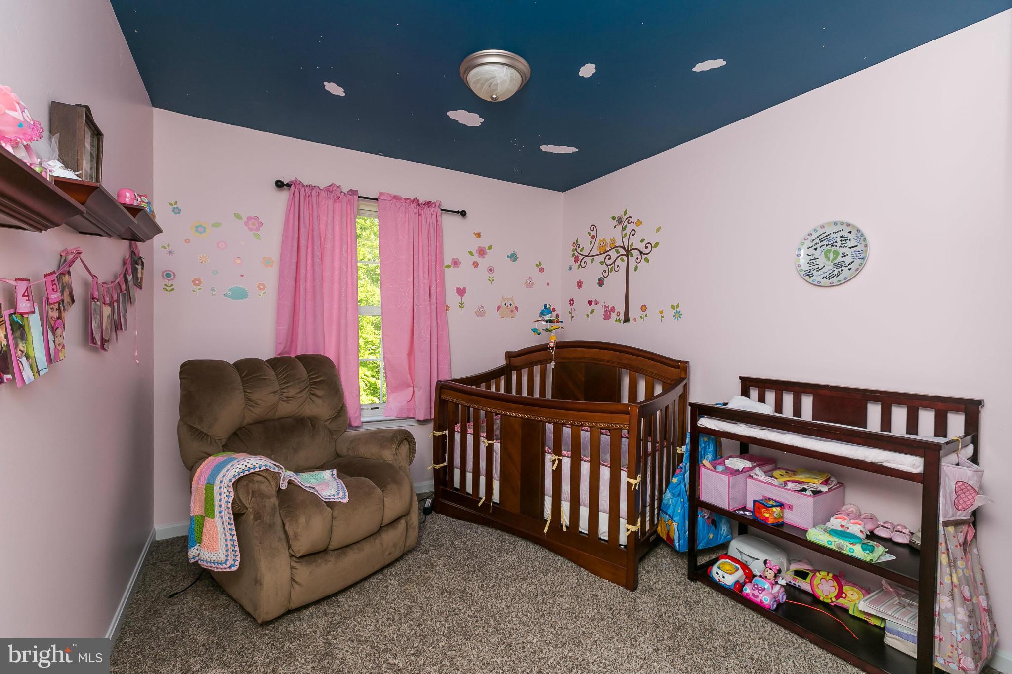 CONSTANT FRIENDSHIP - Residential Lease