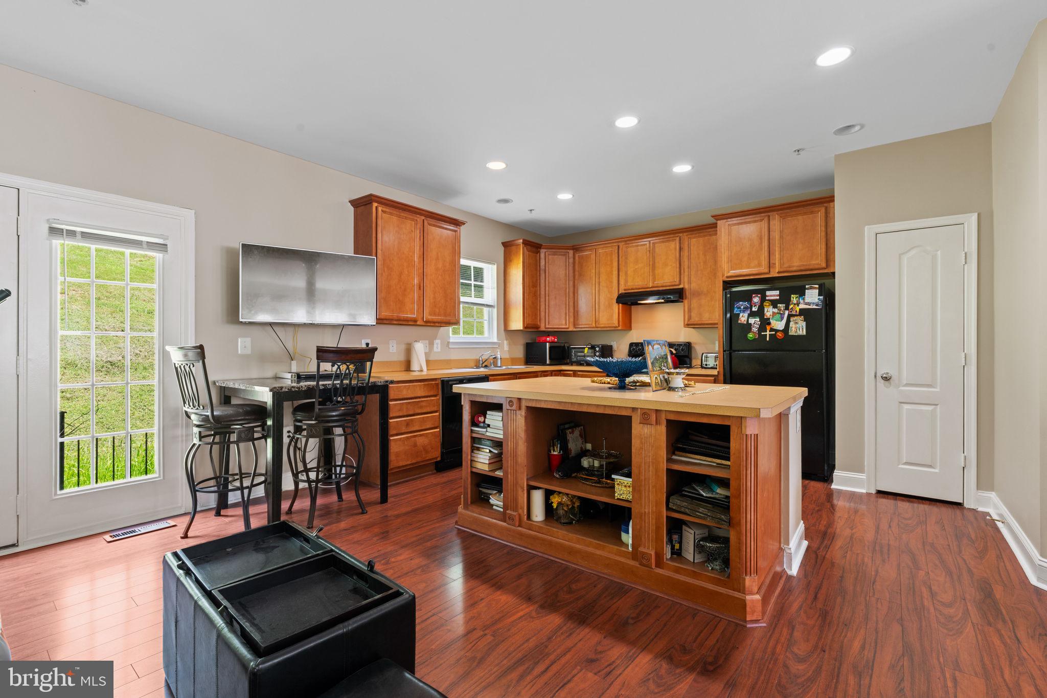 RIVERWATCH IND HEAD - Residential