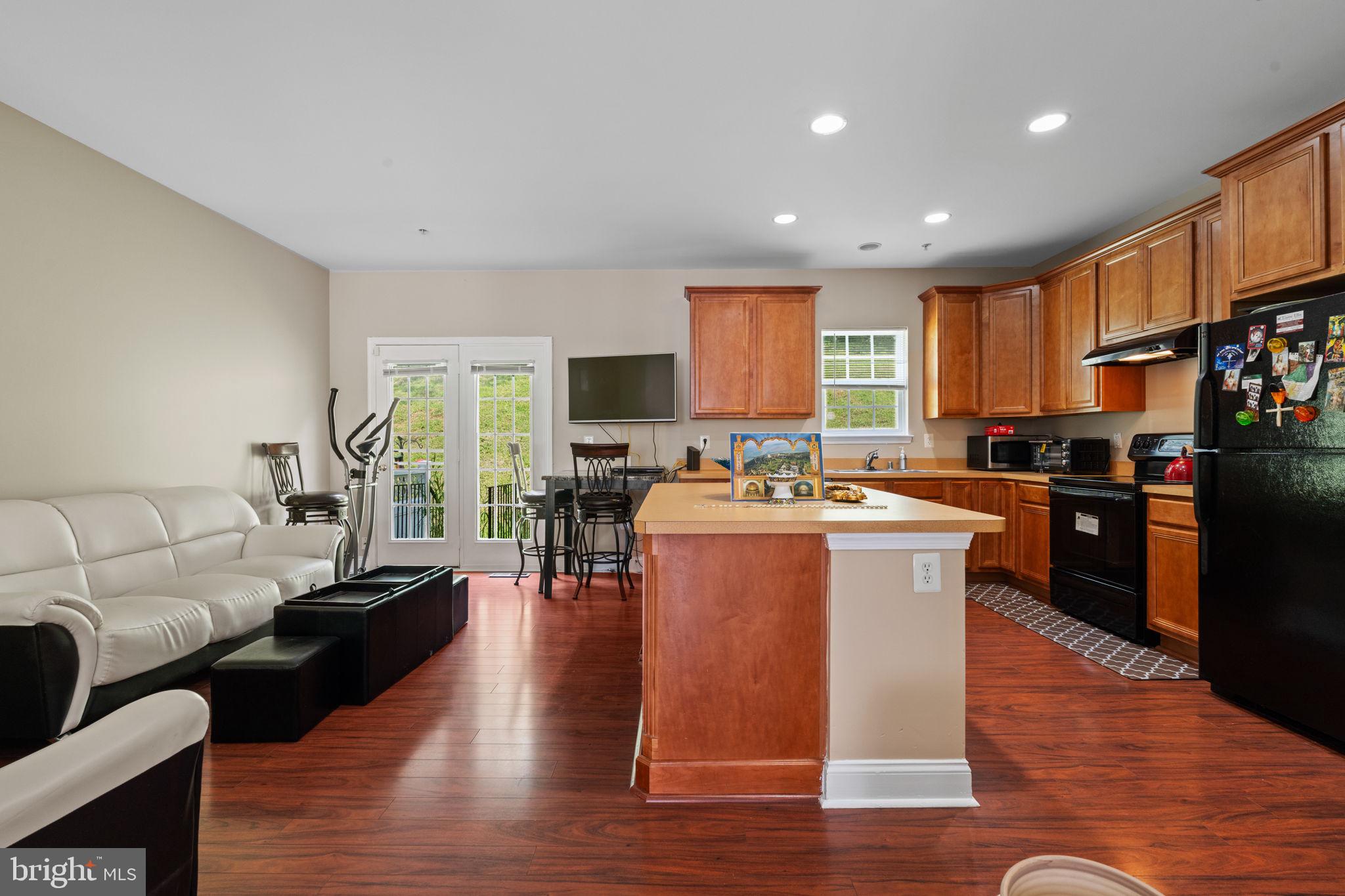 RIVERWATCH IND HEAD - Residential