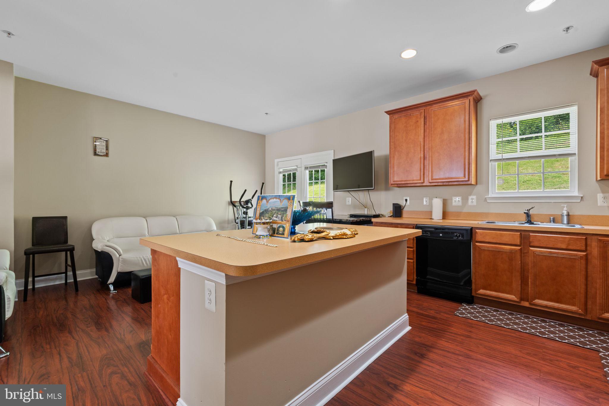 RIVERWATCH IND HEAD - Residential