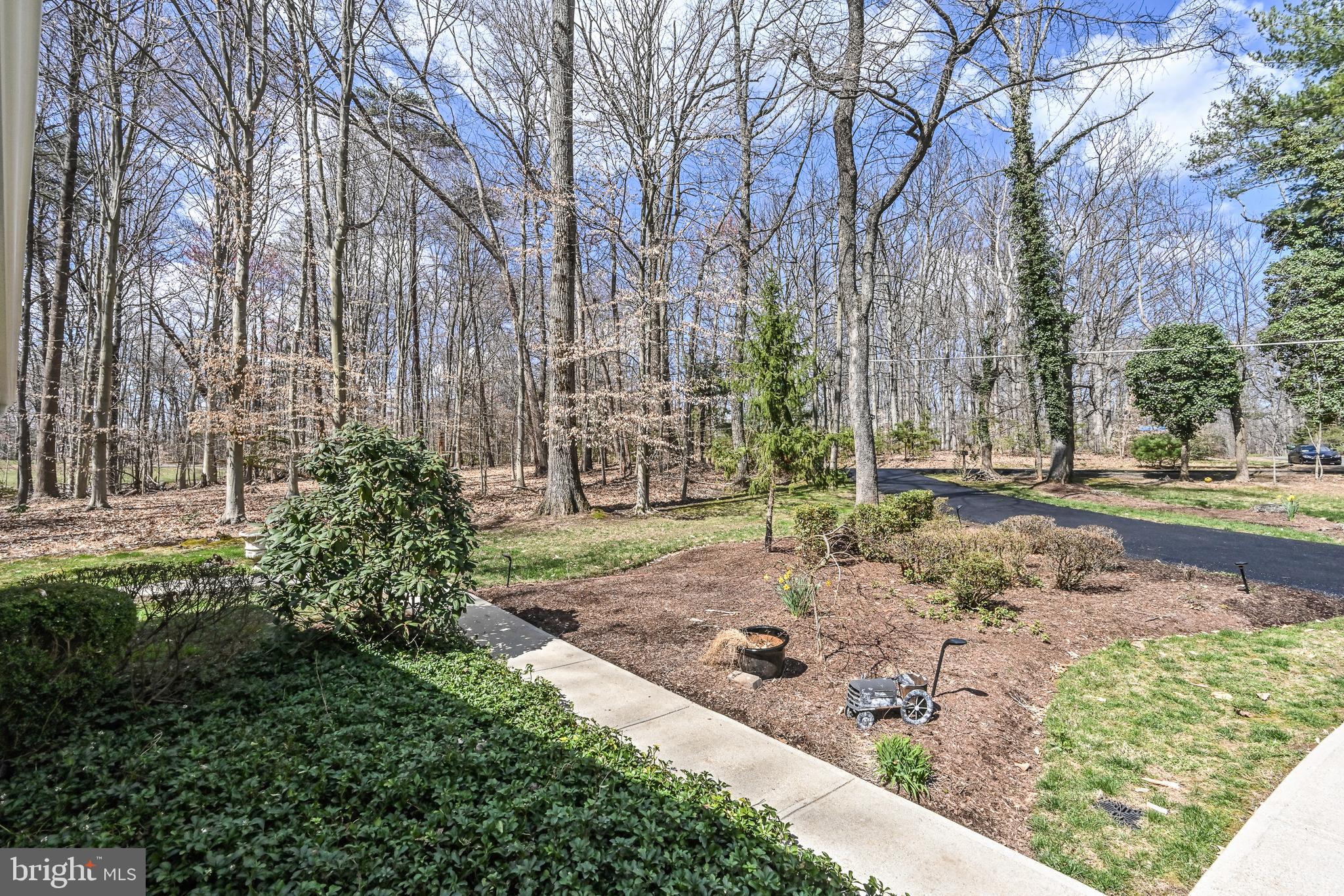 VALLEY STREAM - Residential