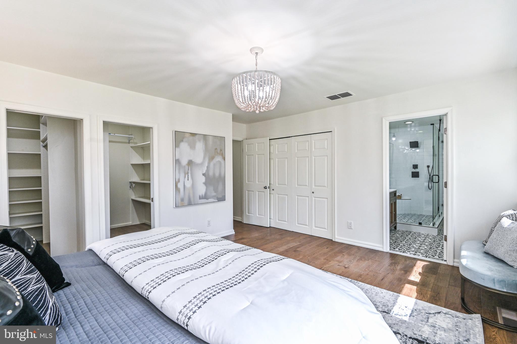 VALLEY STREAM - Residential