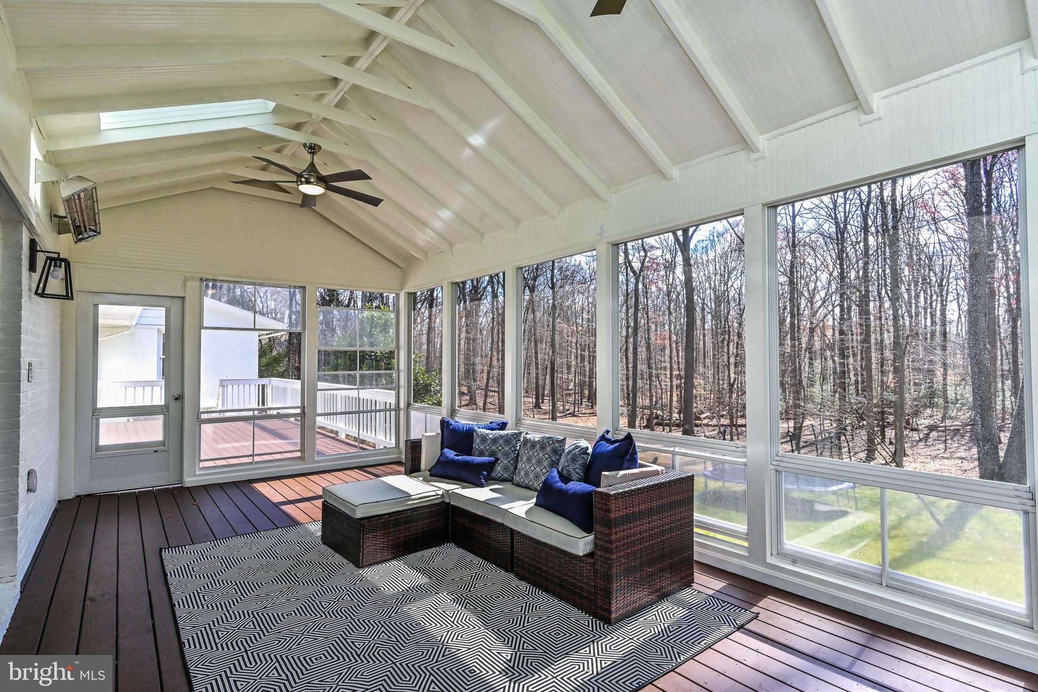 VALLEY STREAM - Residential