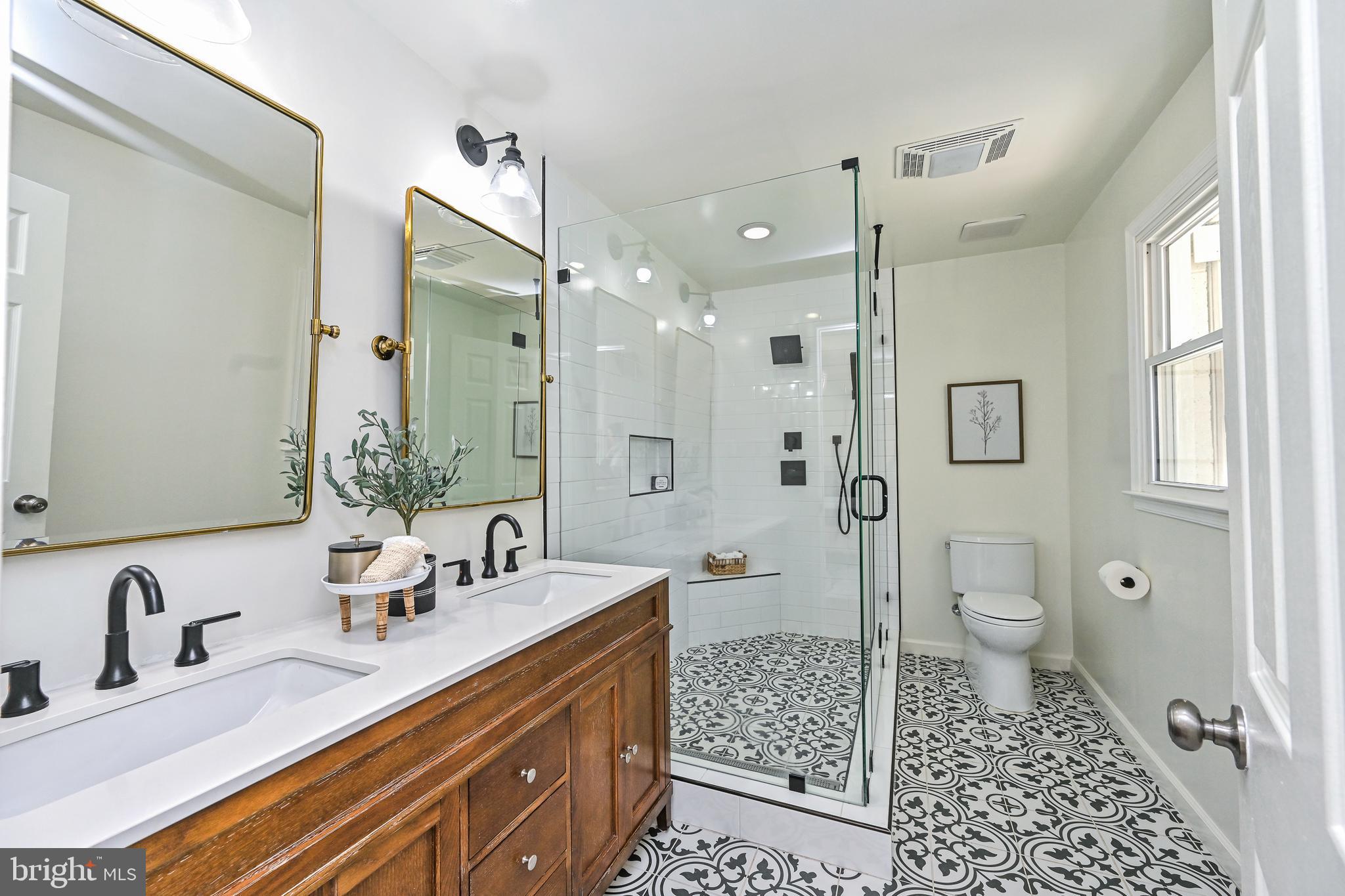 VALLEY STREAM - Residential