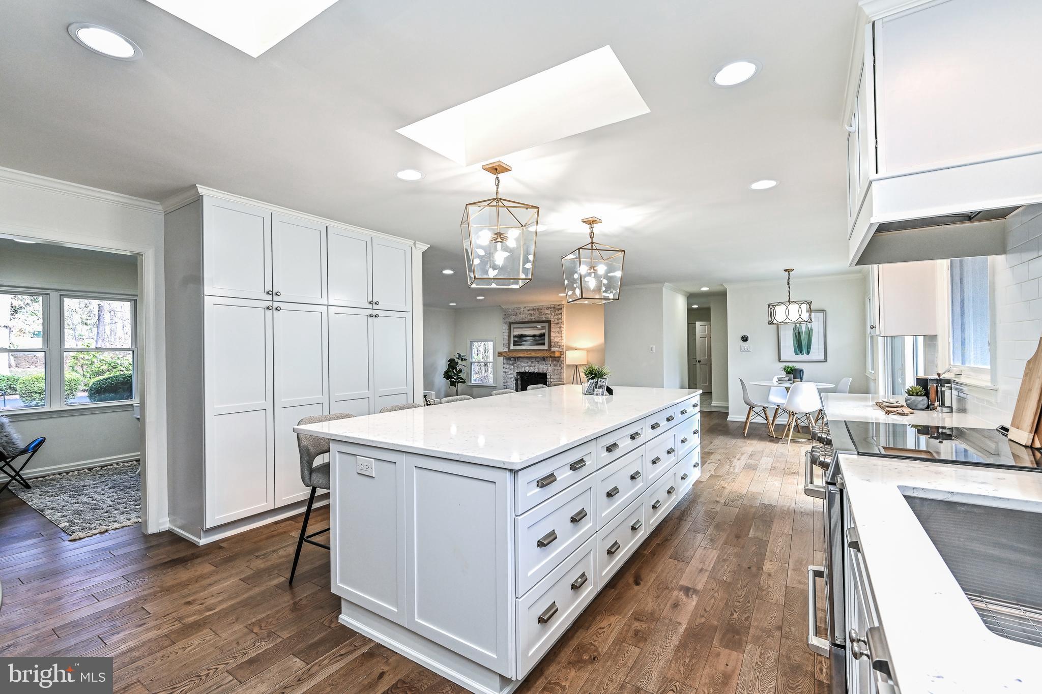 VALLEY STREAM - Residential