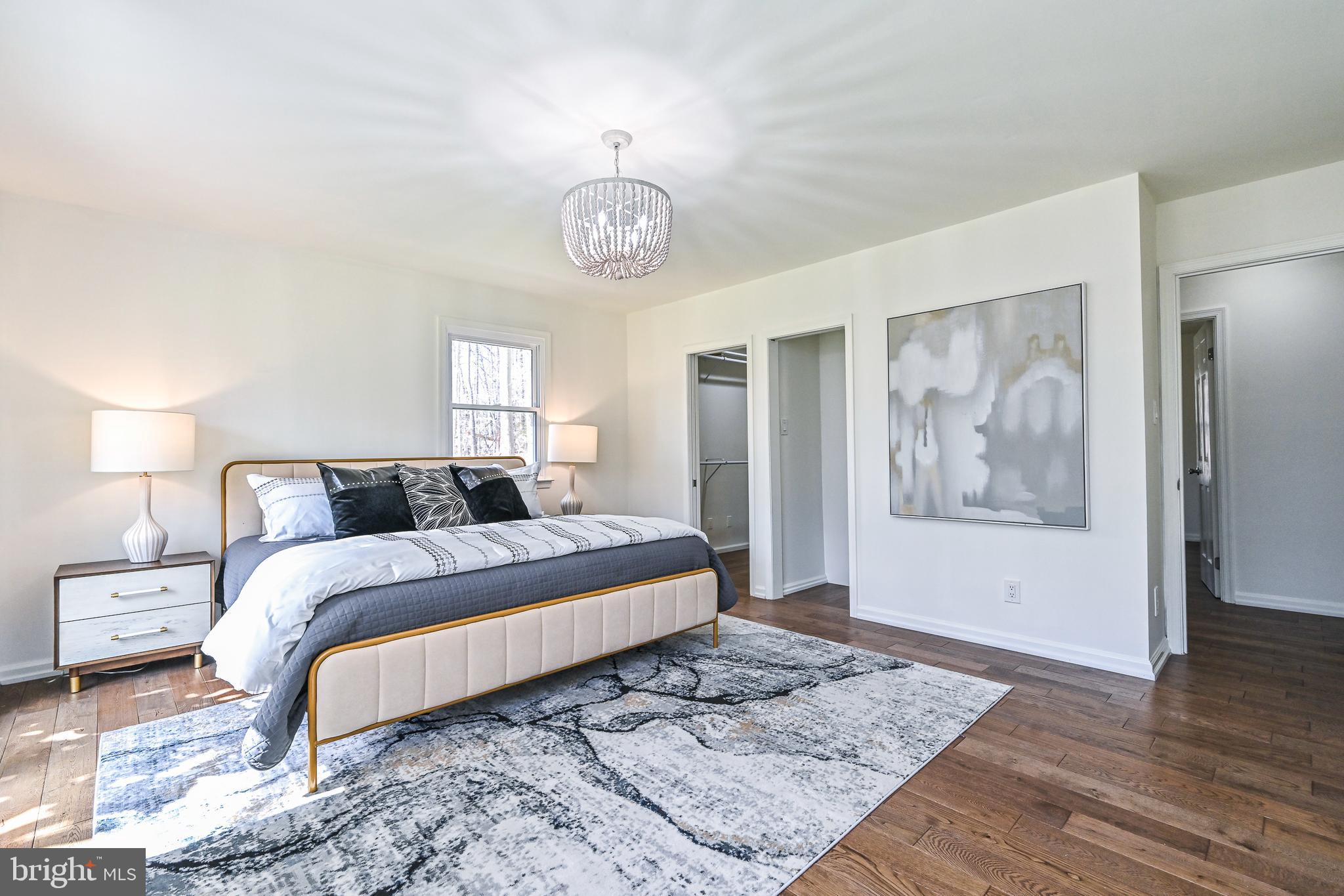 VALLEY STREAM - Residential